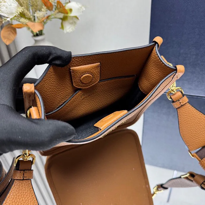 Классические Сумки Женские Prada 13332189