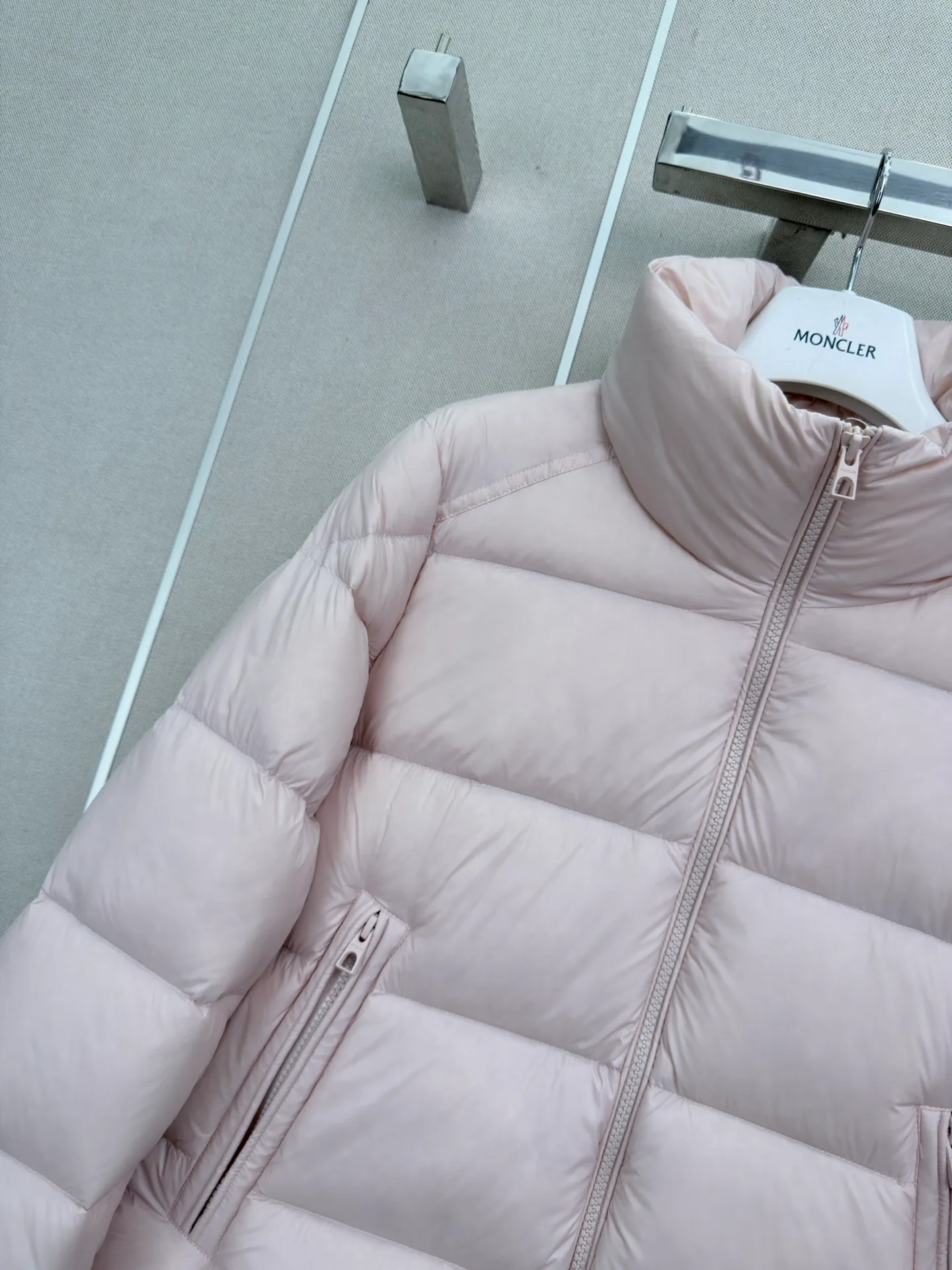 Куртки И Пуховики Женские Moncler 18439409