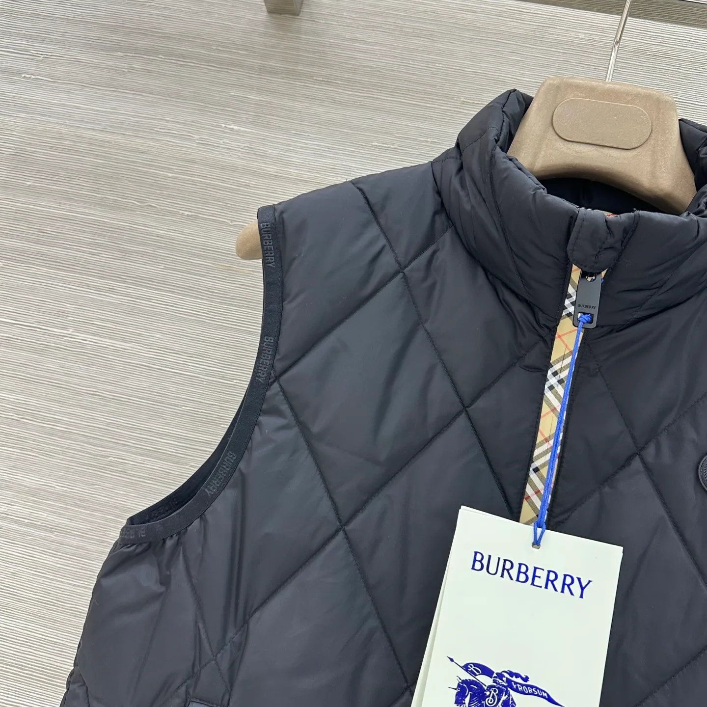 Жилеты Женские Burberry 18774622