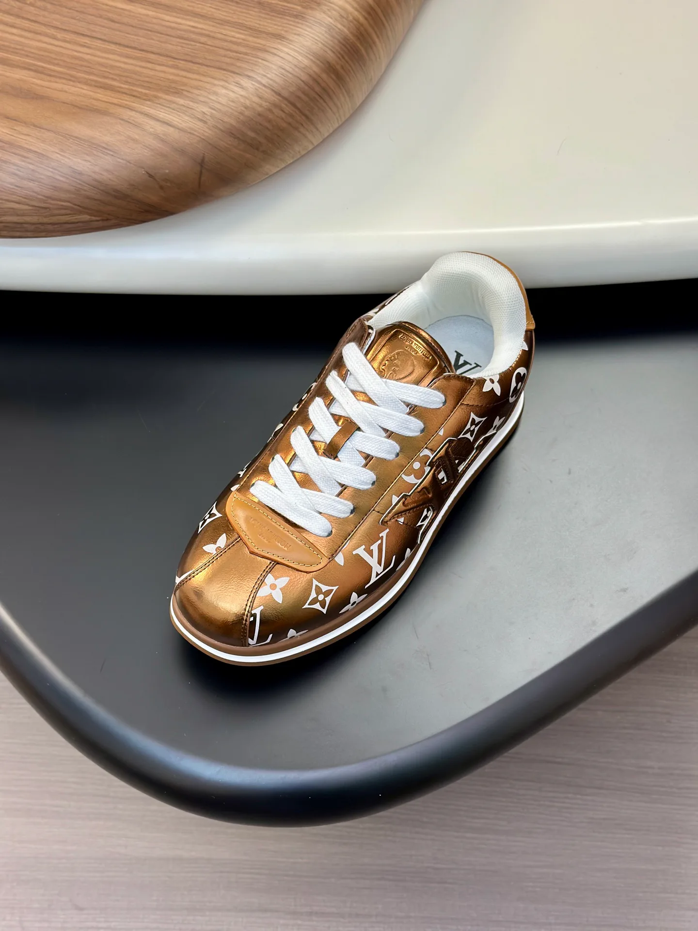 Кроссовки Мужские Louis Vuitton 10399517