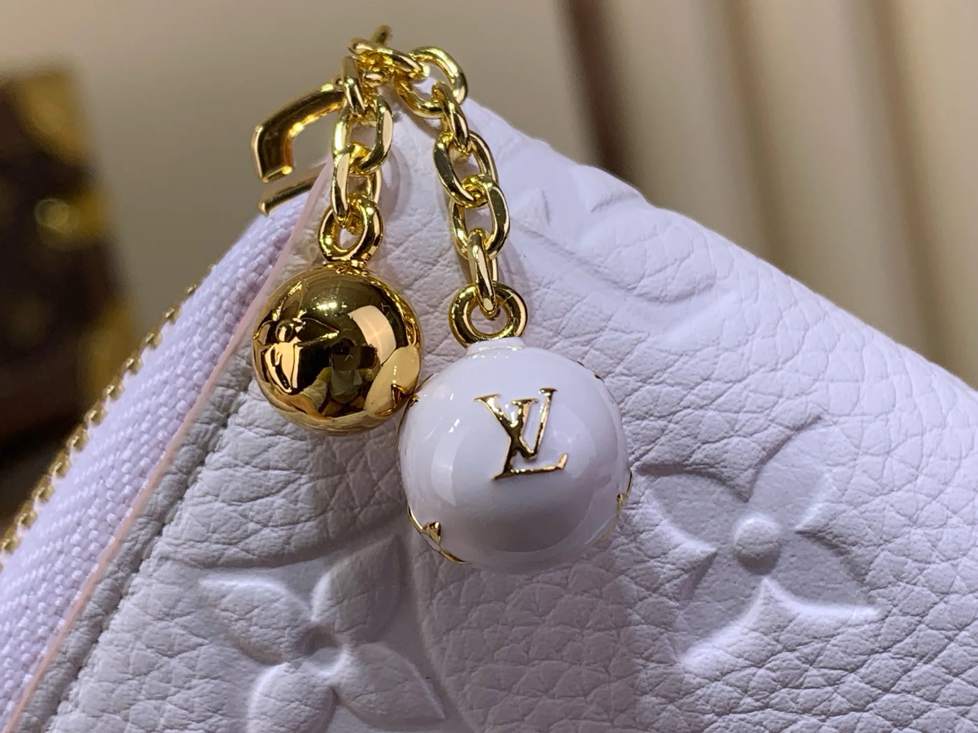 Клатчи Женские Louis Vuitton 17499379