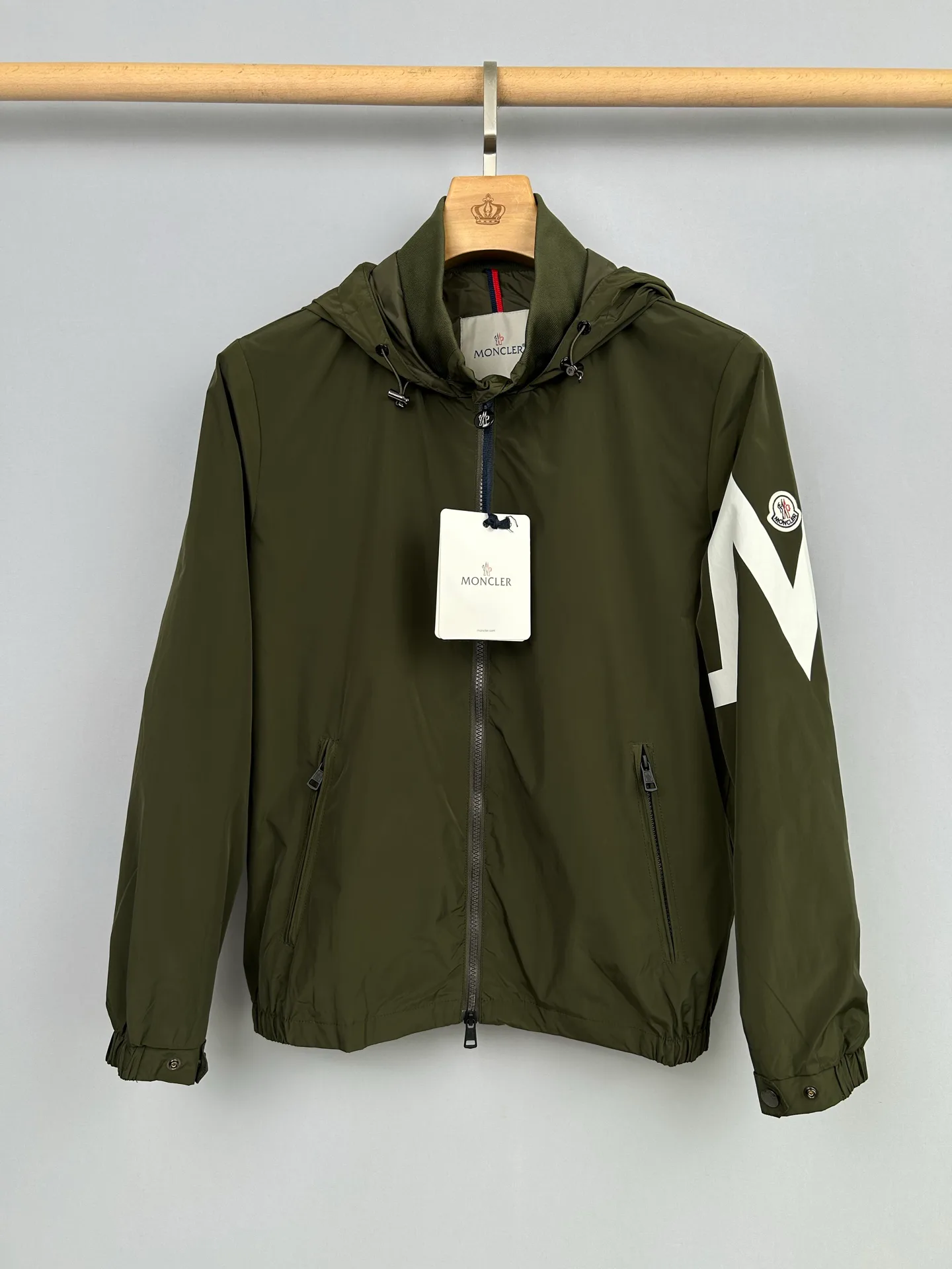 Куртки И Пуховики Мужские Moncler 13137534