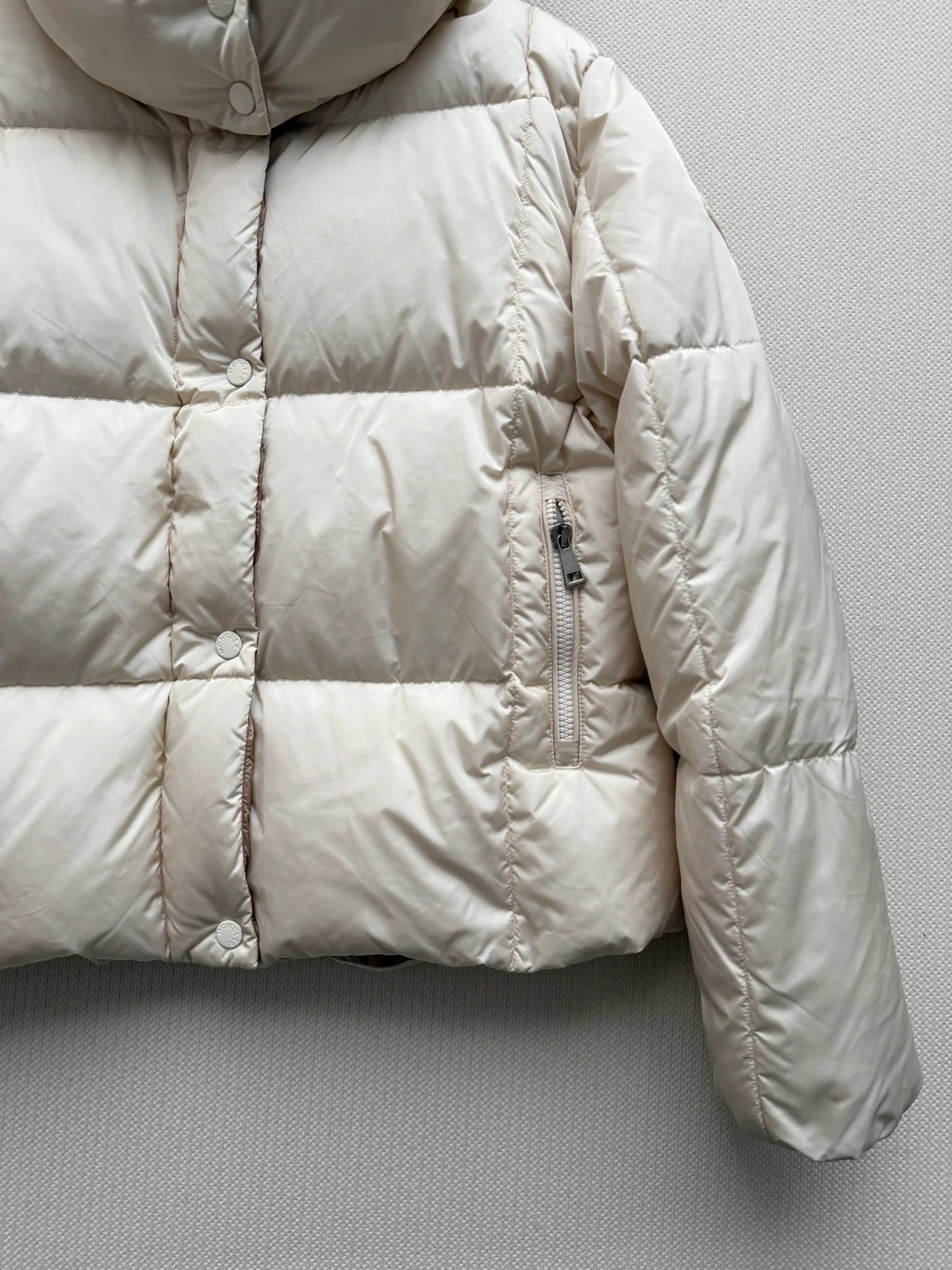 Куртки И Пуховики Женские Moncler 20093085