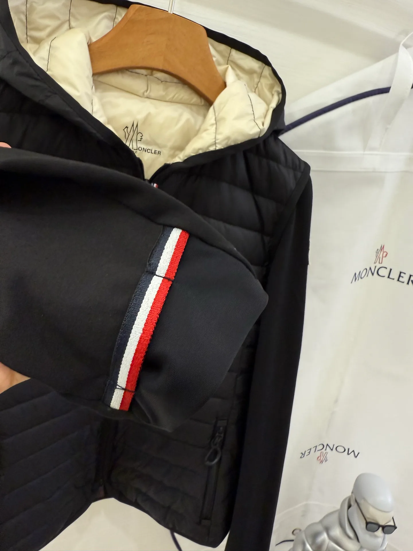 Куртки И Пуховики Женские Moncler 18825202