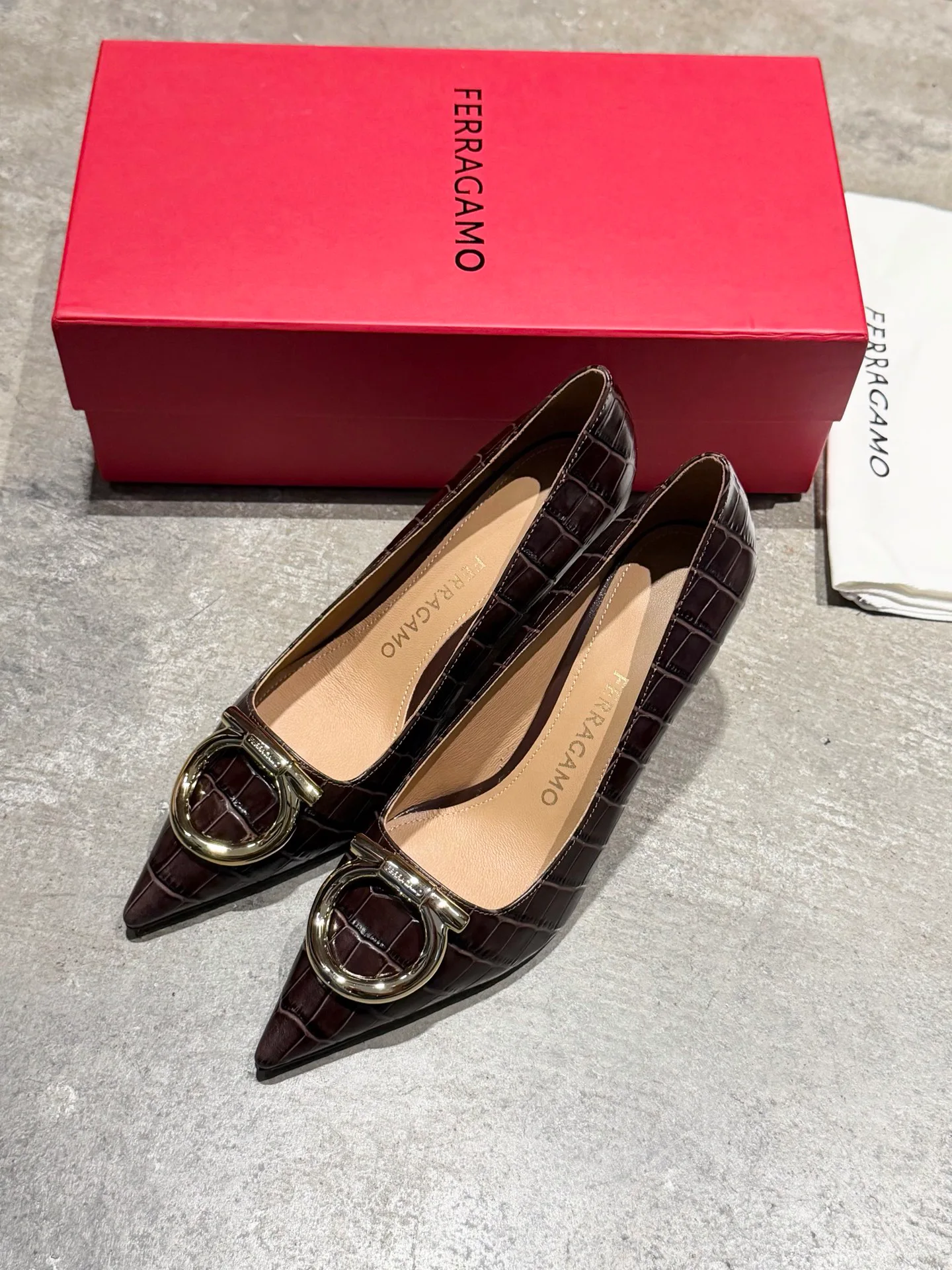 Туфли Женские Salvatore Ferragamo 17897969