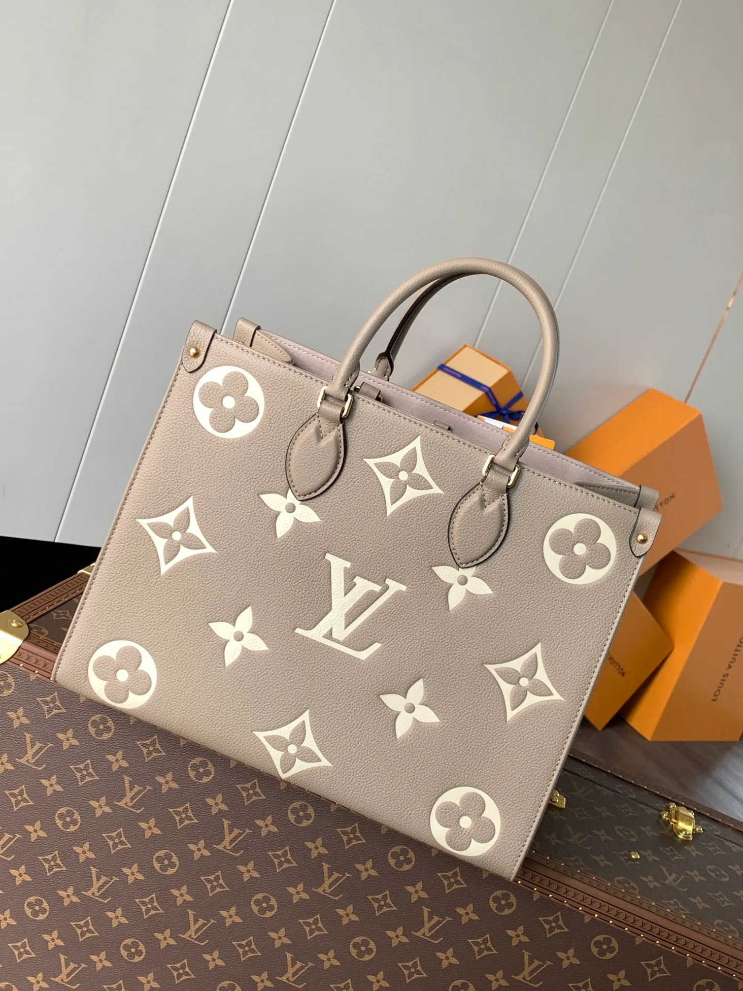 Классические Сумки Женские Louis Vuitton 18148126