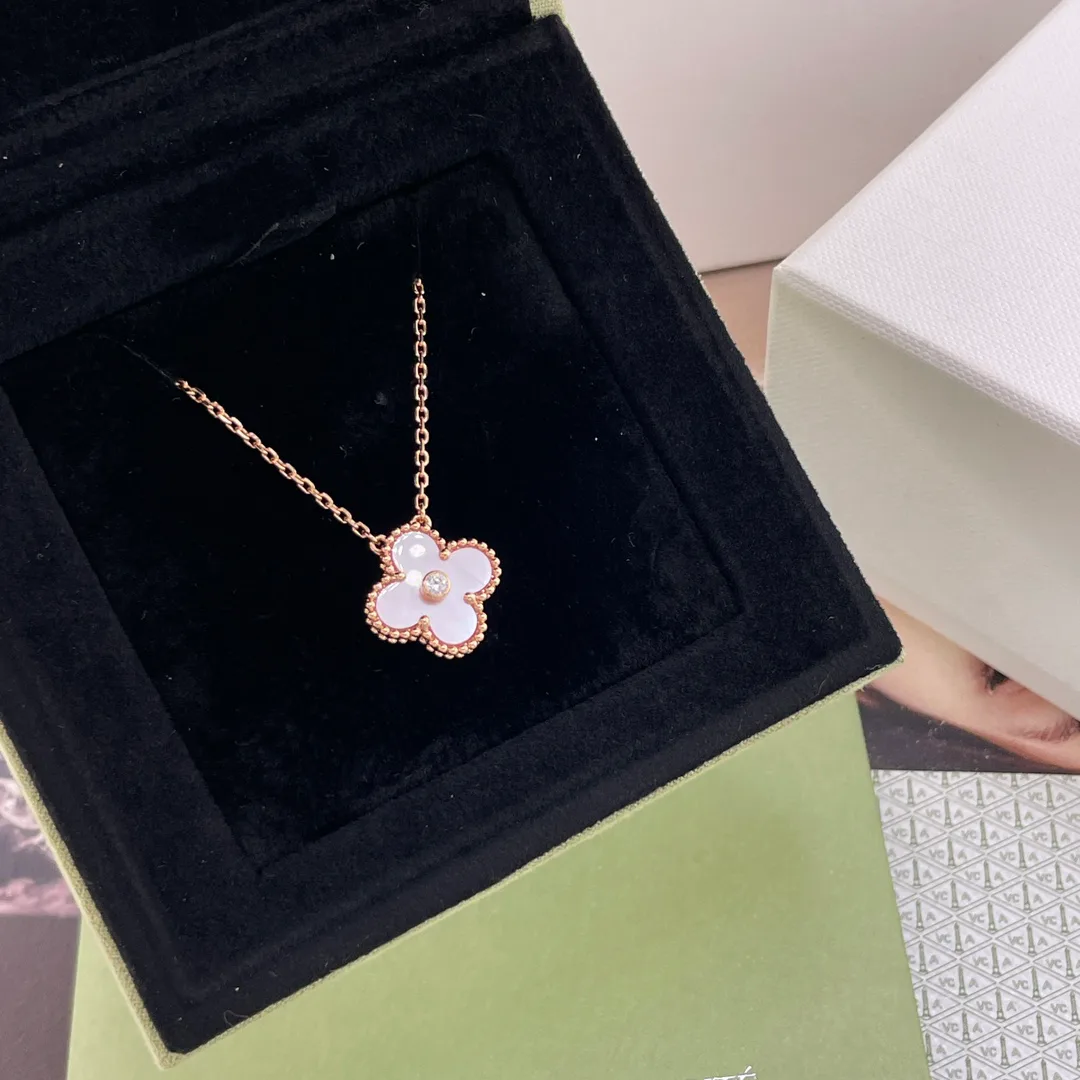 Бижутерия Van Cleef & Arpels 260548
