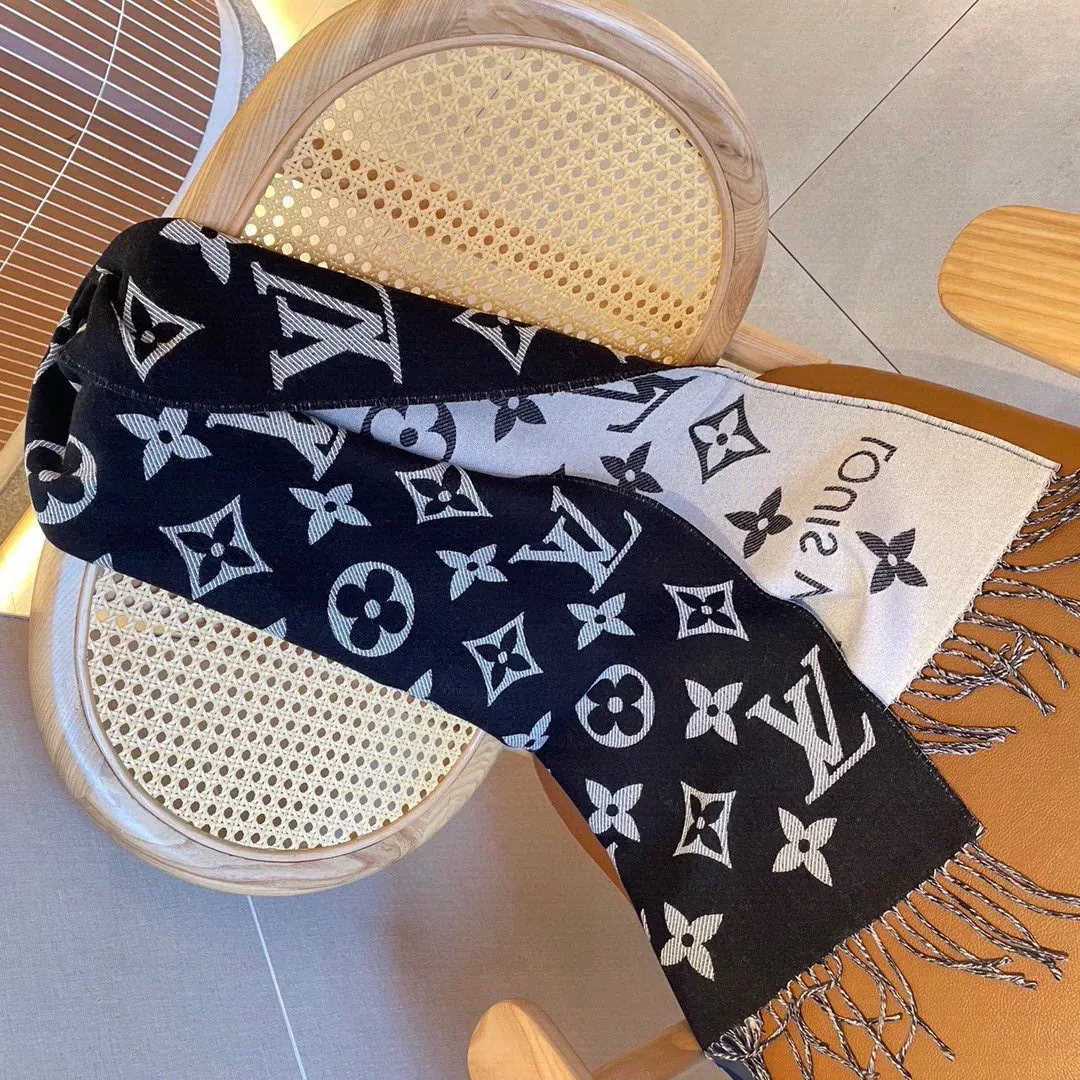 Шарфы Louis Vuitton 824084