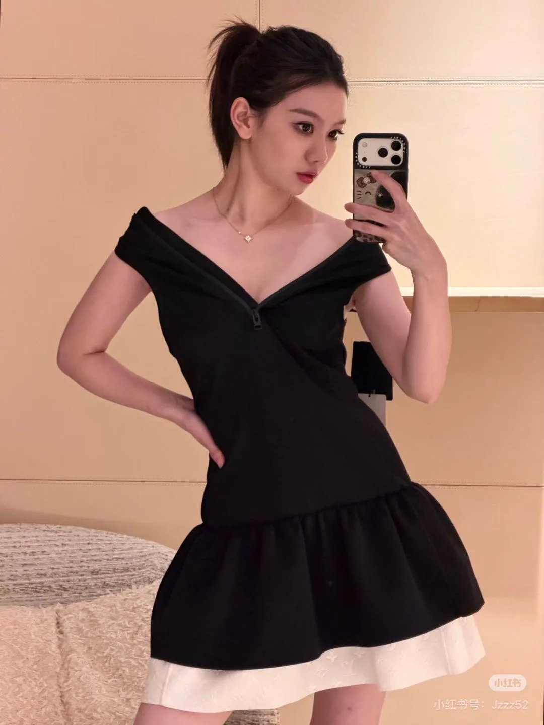 Платья Женские Louis Vuitton 17671235