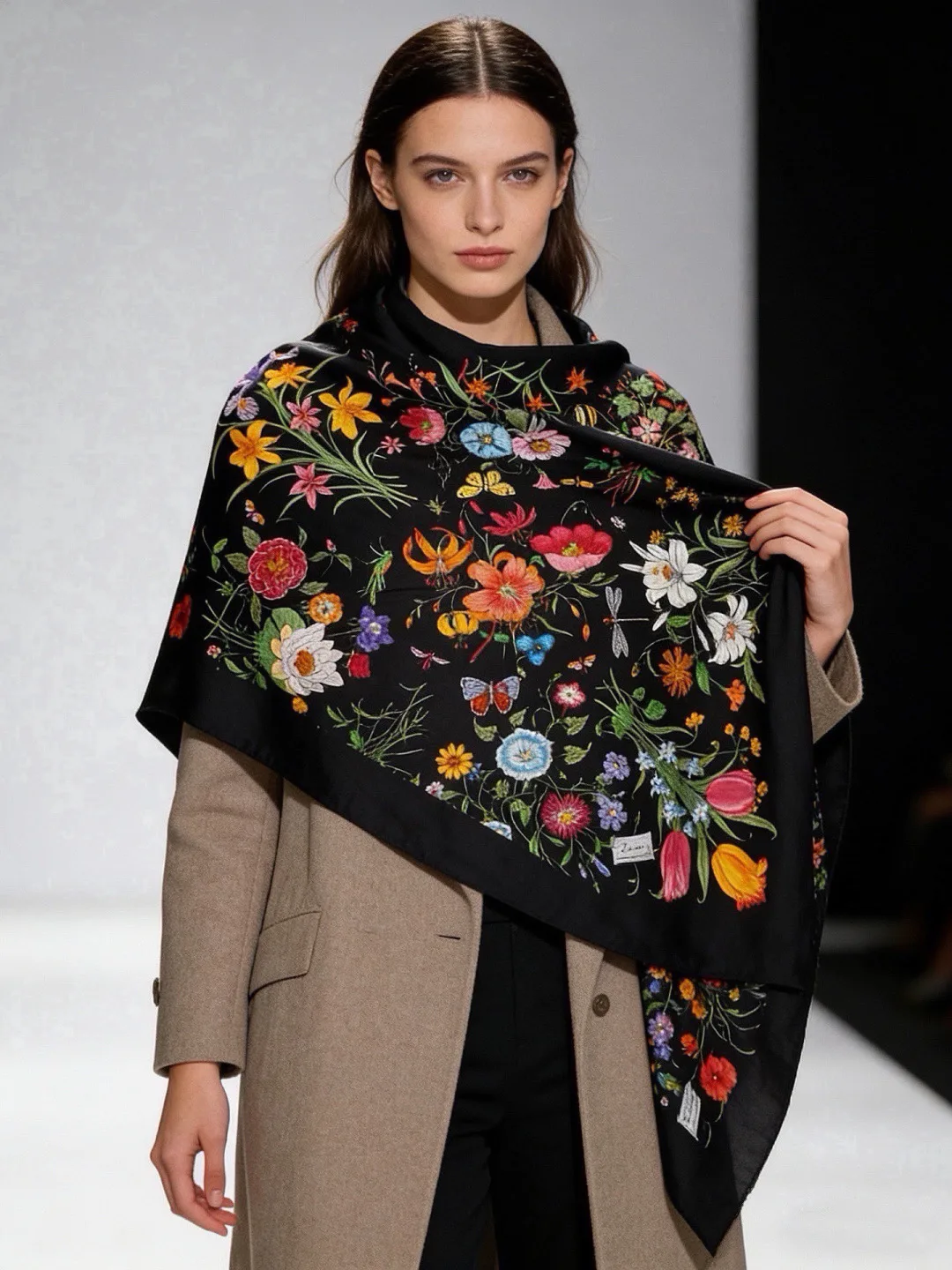 Платки Gucci 18322226
