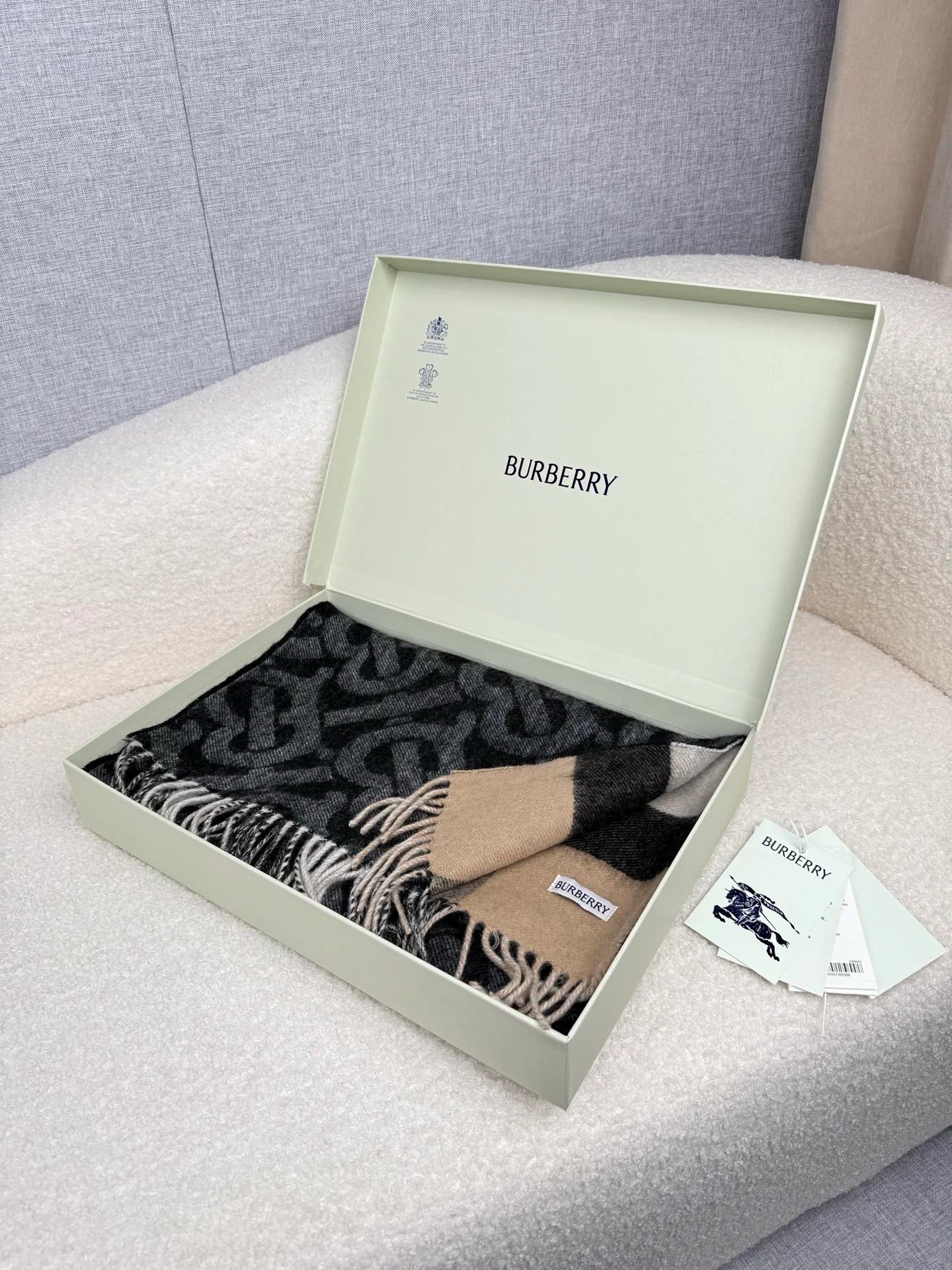 Шарфы Burberry 5901037