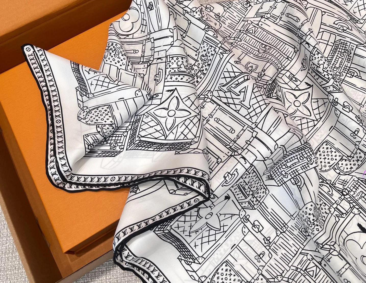 Платки Louis Vuitton 11445530