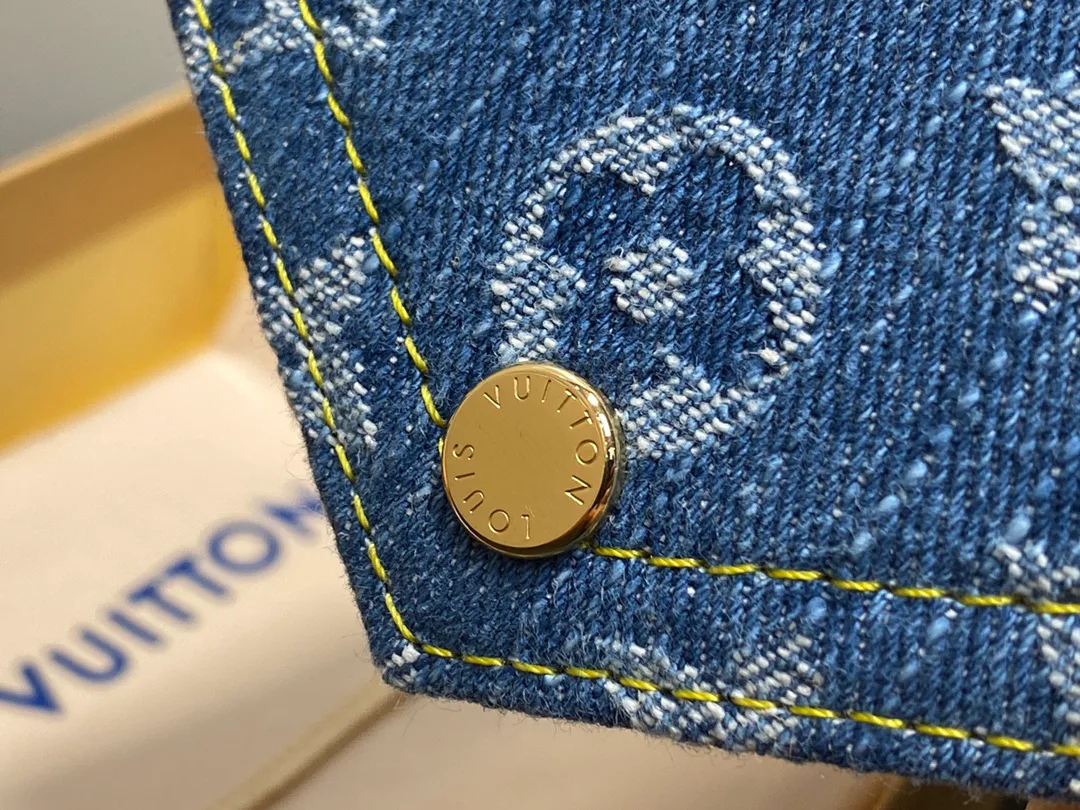Клатчи Женские Louis Vuitton 11778092