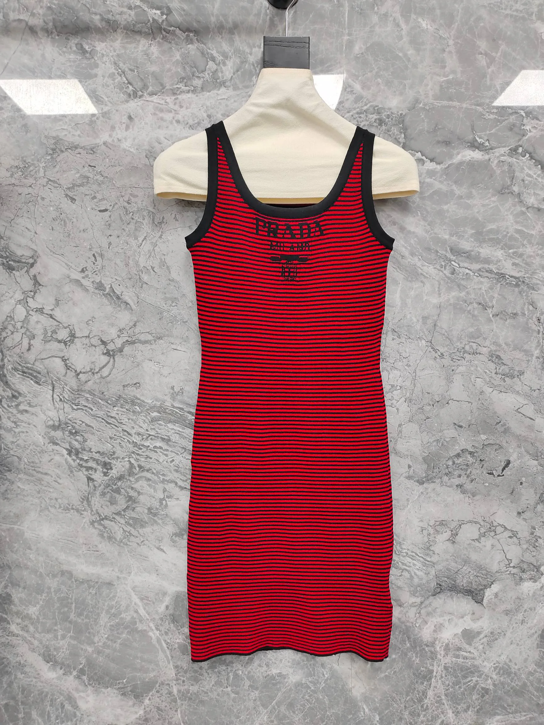 Платья Женские Prada 10678506