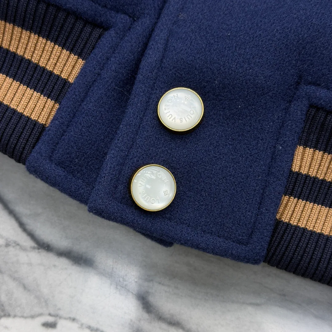 Куртки И Пуховики Мужские Louis Vuitton 4579048