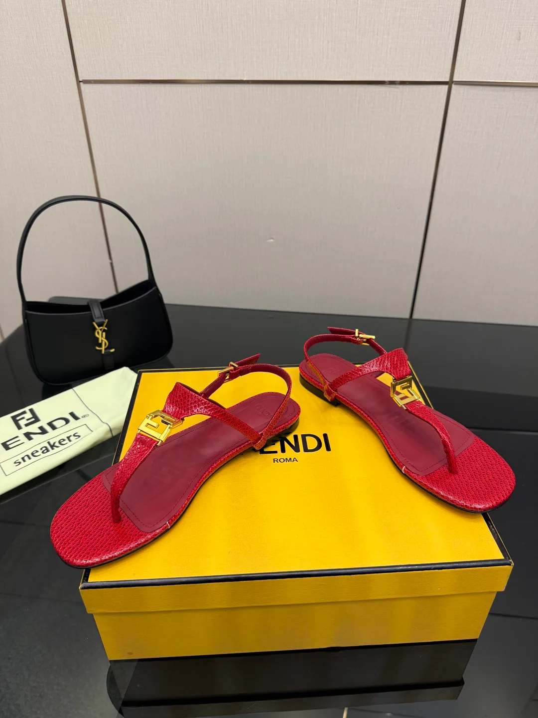Сандалии Женские Fendi 5052108