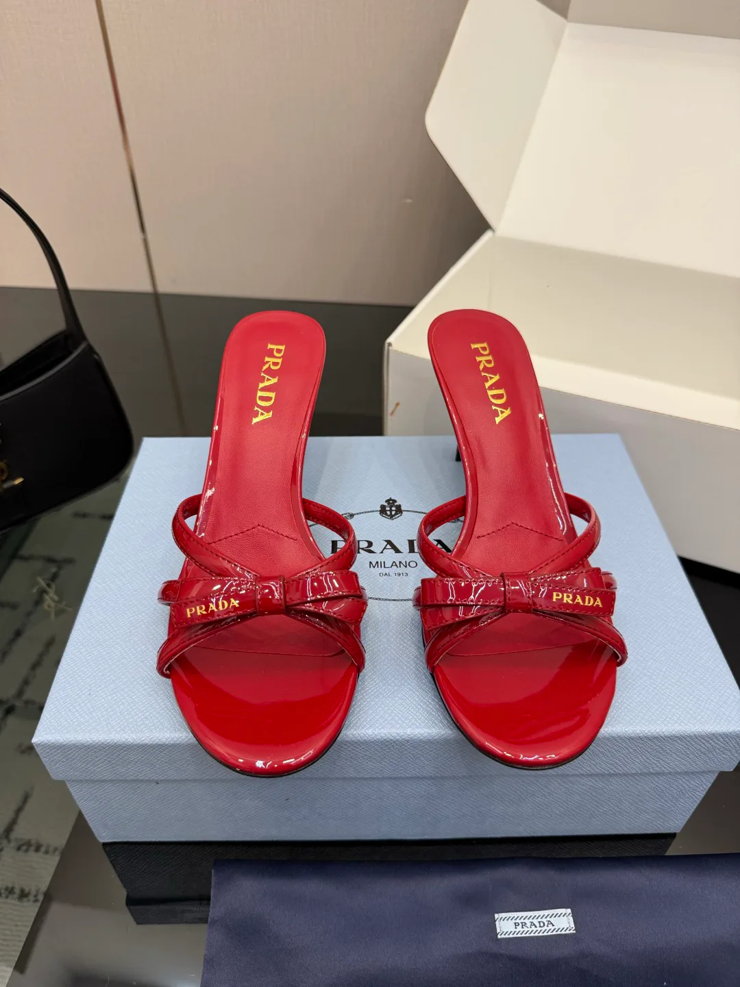 Босоножки Женские Prada 16960884