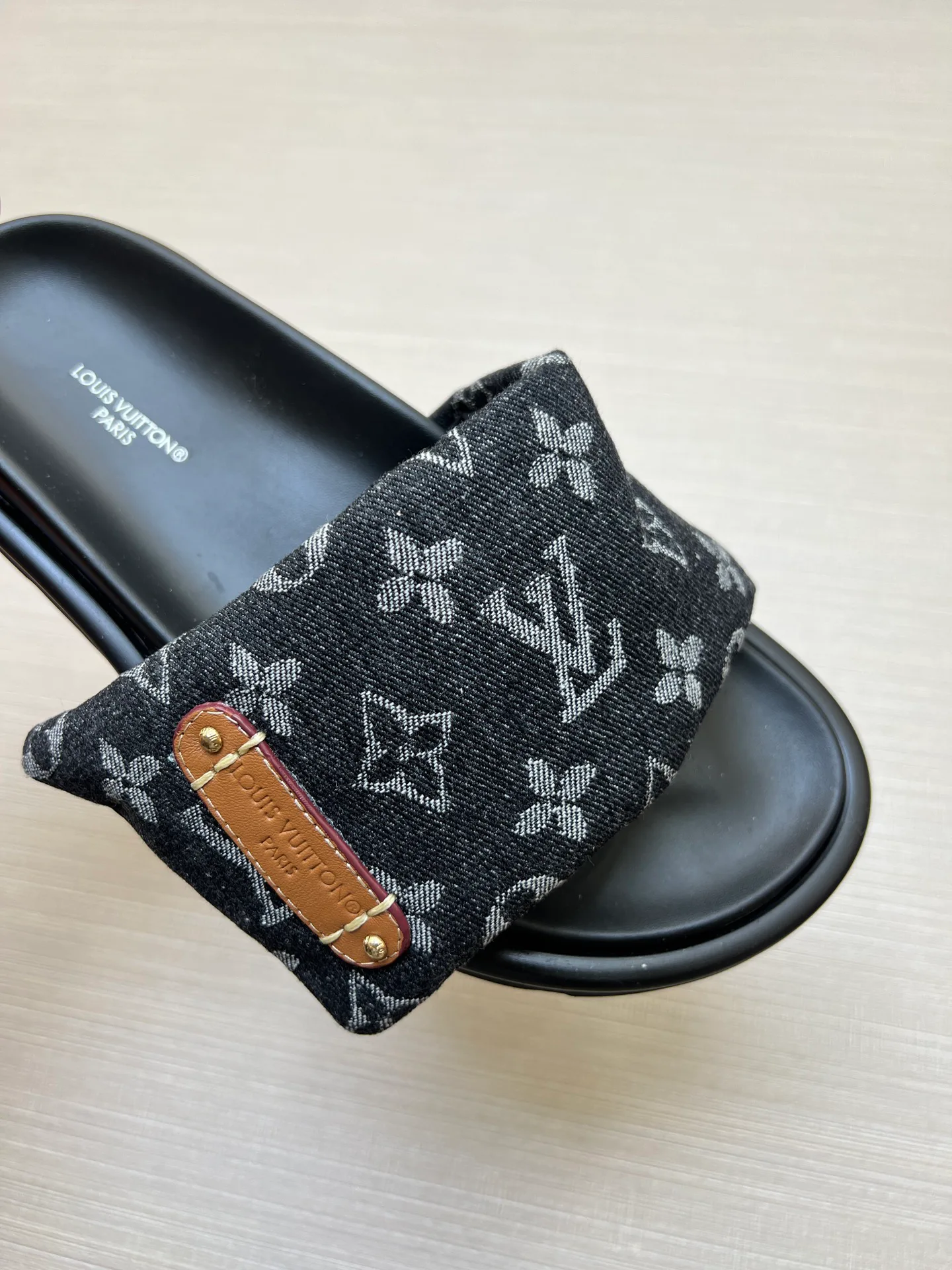 Шлепанцы Женские Louis Vuitton 9801558