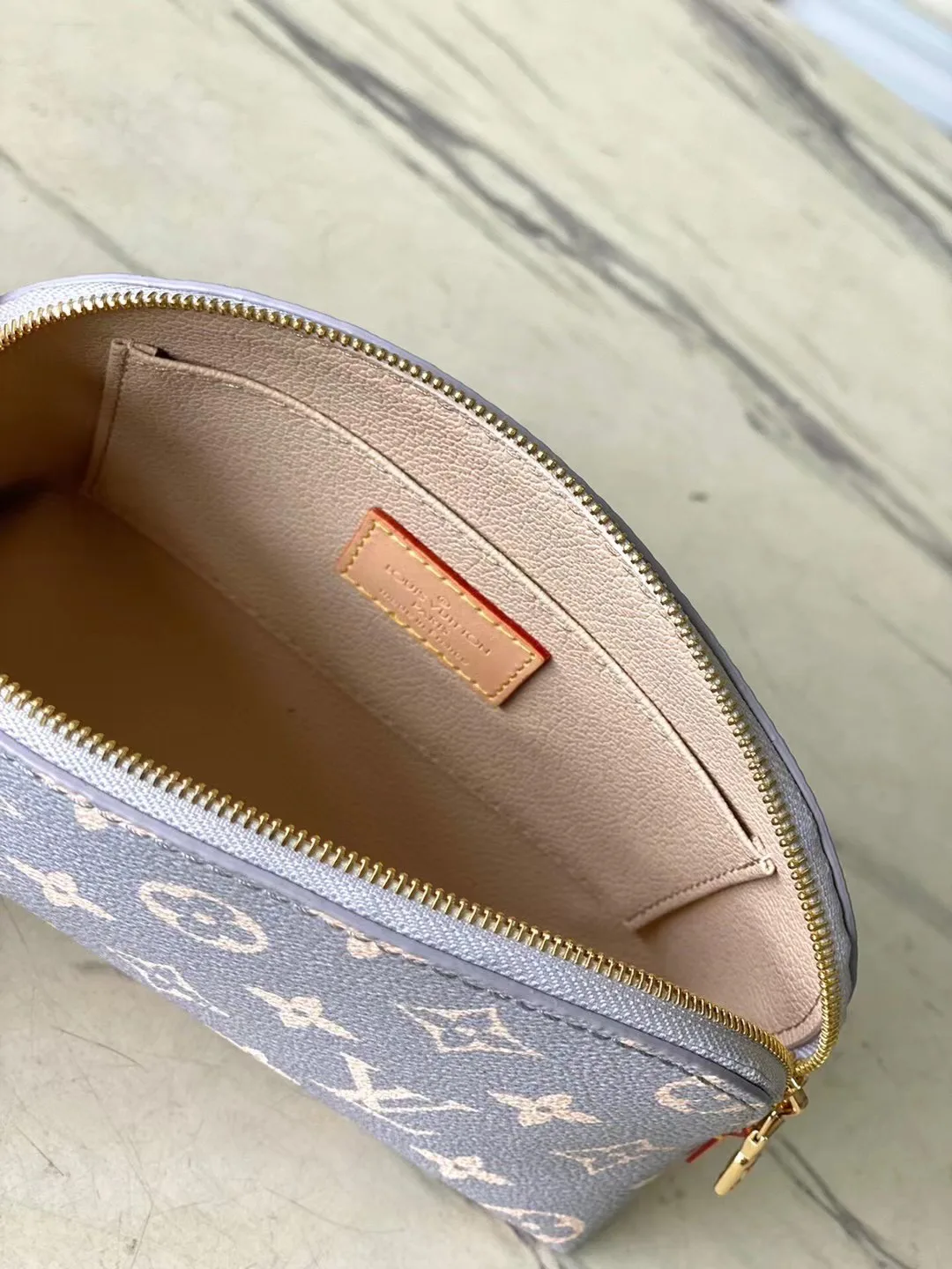 Клатчи Женские Louis Vuitton 18227603