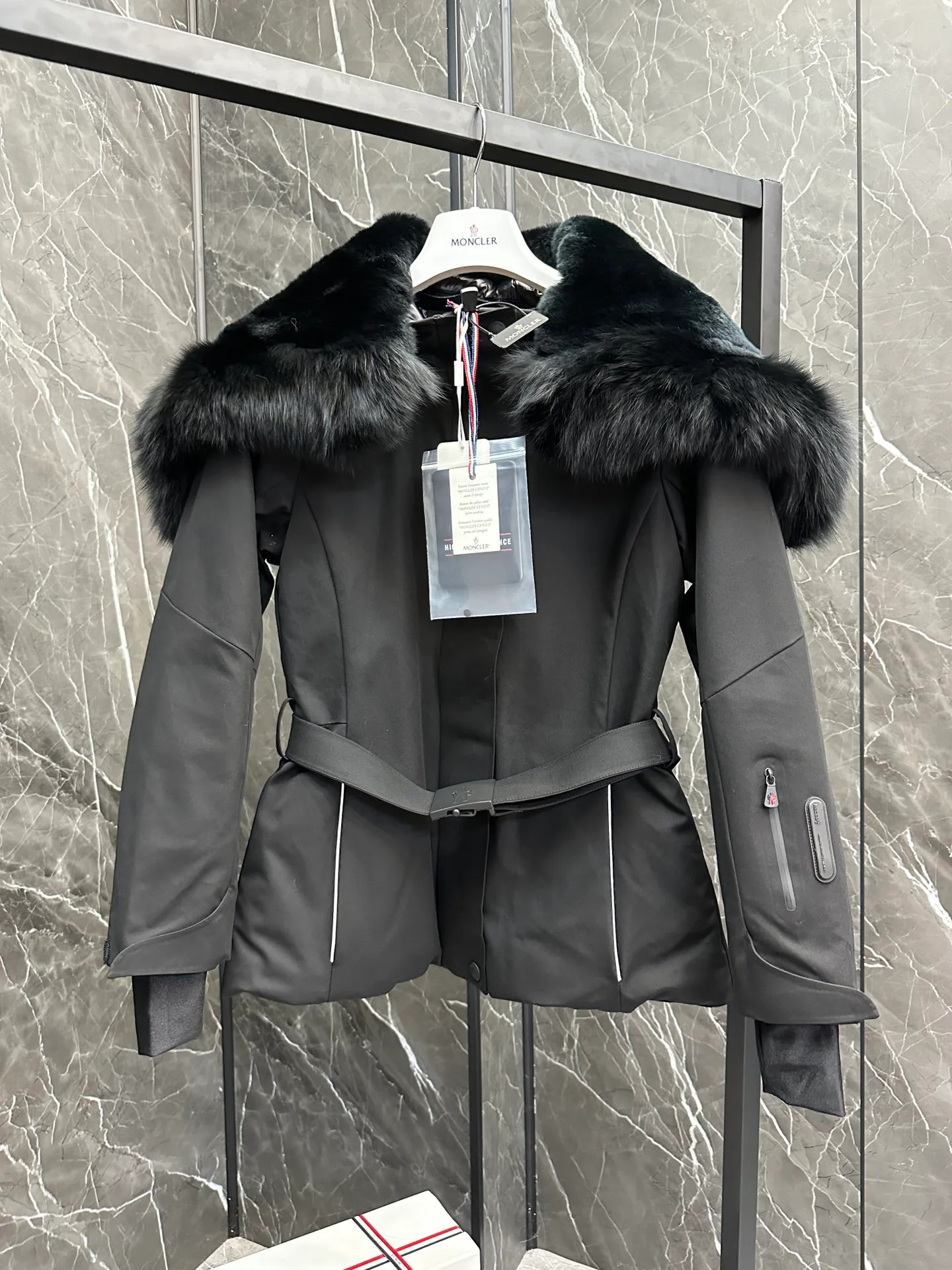 Куртки И Пуховики Женские Moncler 19629391