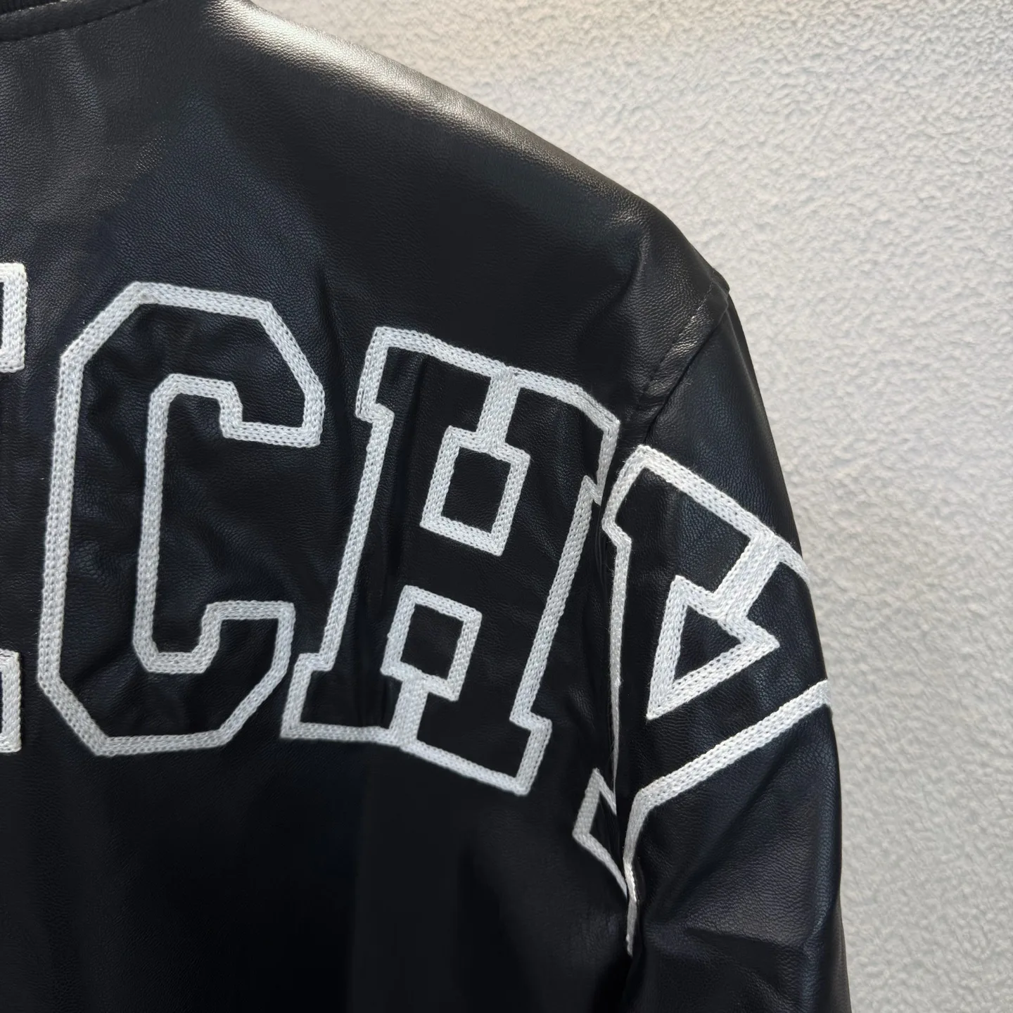 Куртки Женские Givenchy Куртки Женские Givenchy