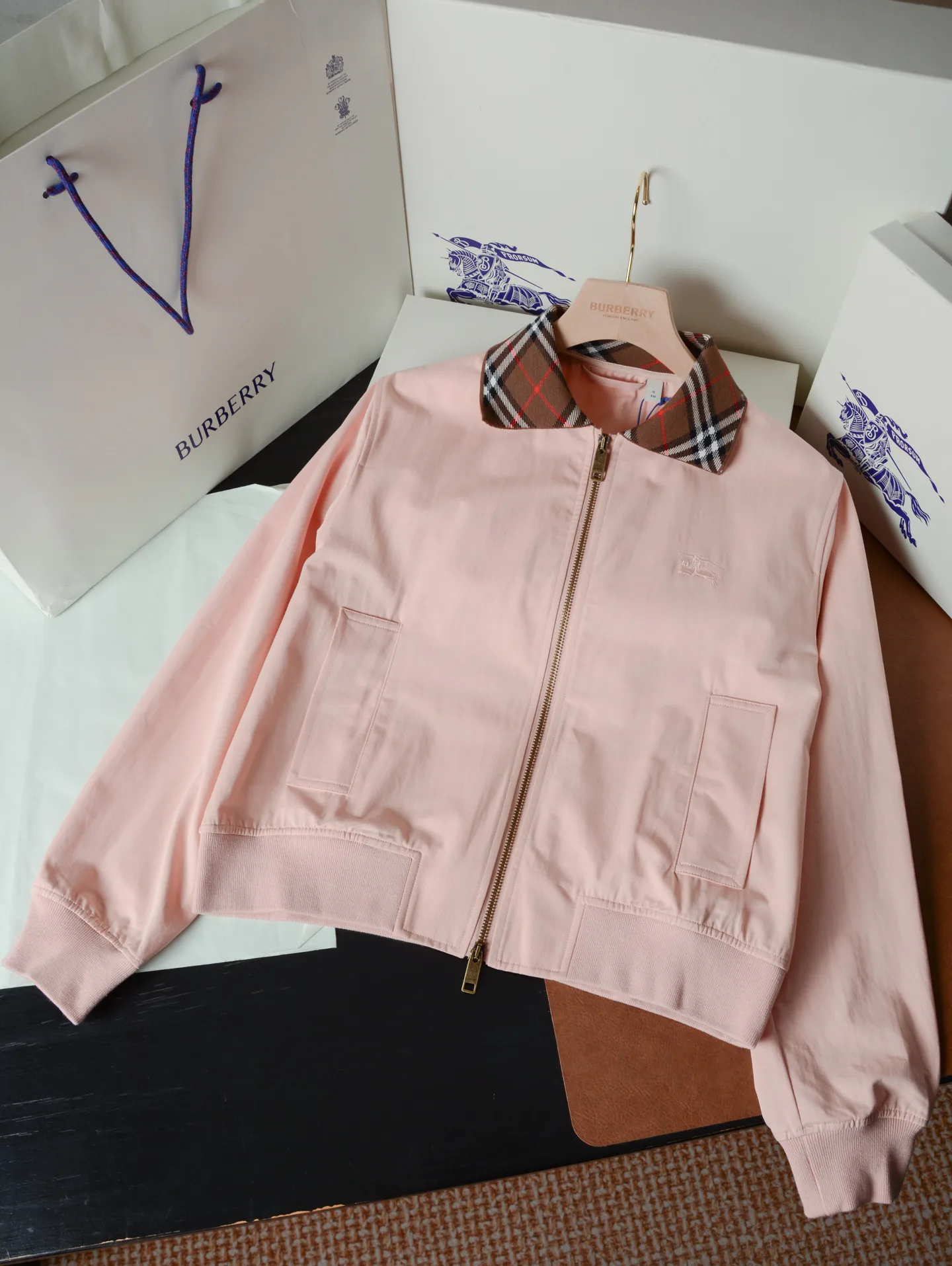 Куртки И Пуховики Женские Burberry 18386471