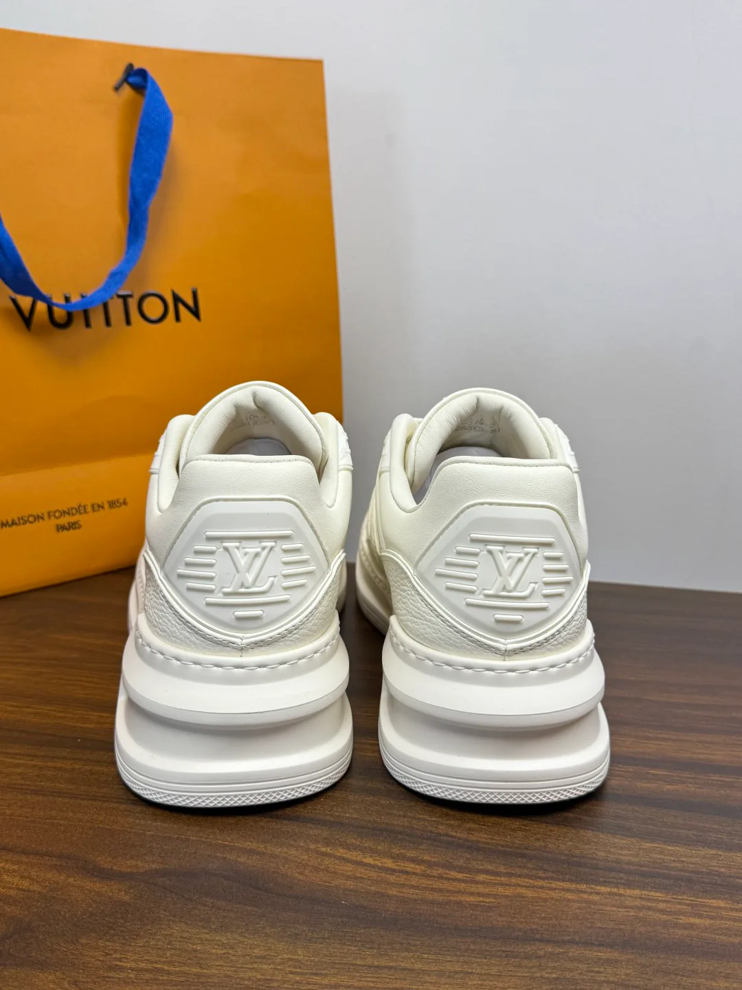 Кроссовки Мужские Louis Vuitton 19716373