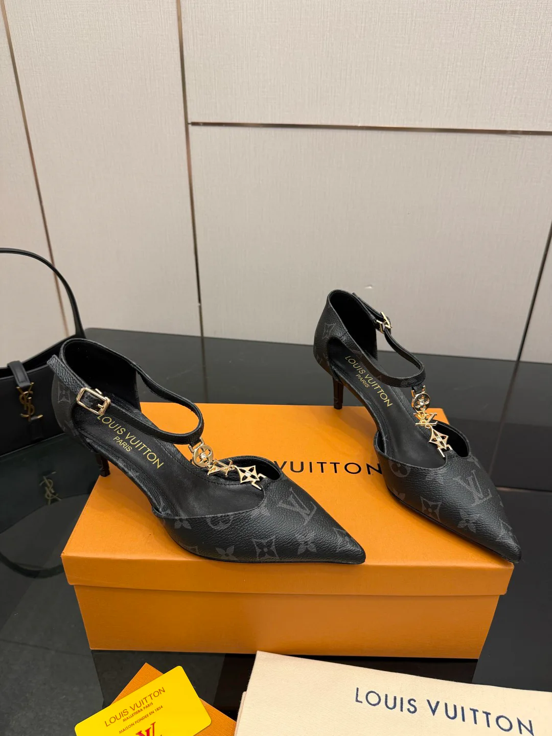 Туфли Женские Louis Vuitton 11755400