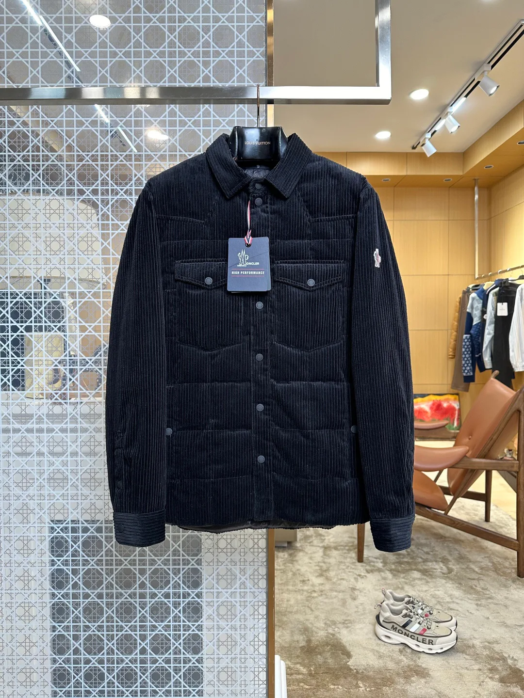 Куртки И Пуховики Мужские Moncler 18209781