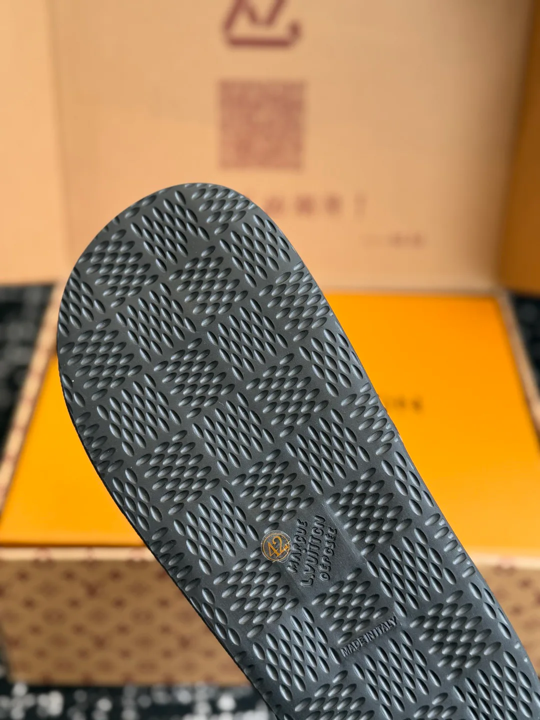Шлепанцы Мужские Louis Vuitton 17615642