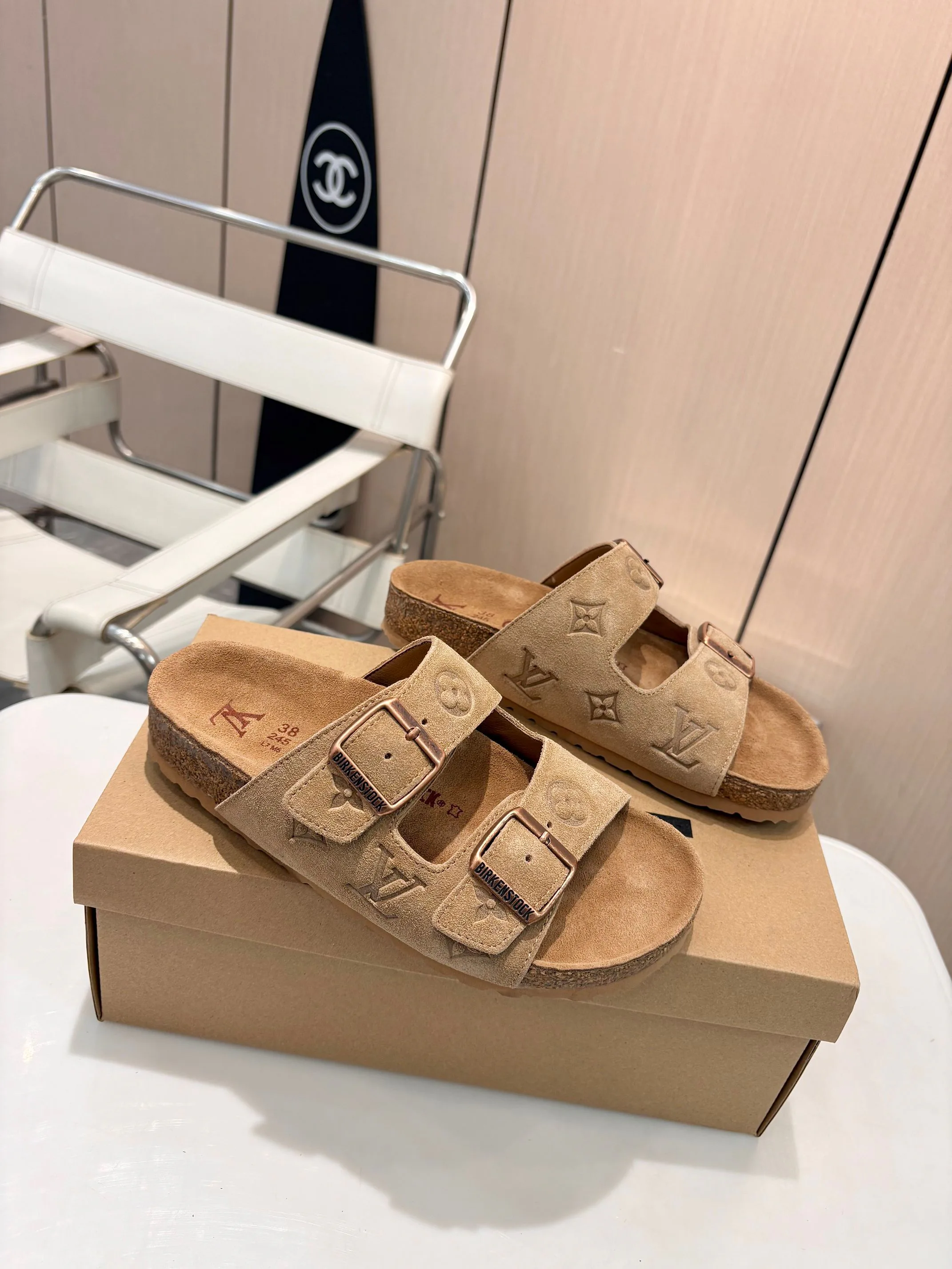 Сандалии Женские Louis Vuitton 11468879