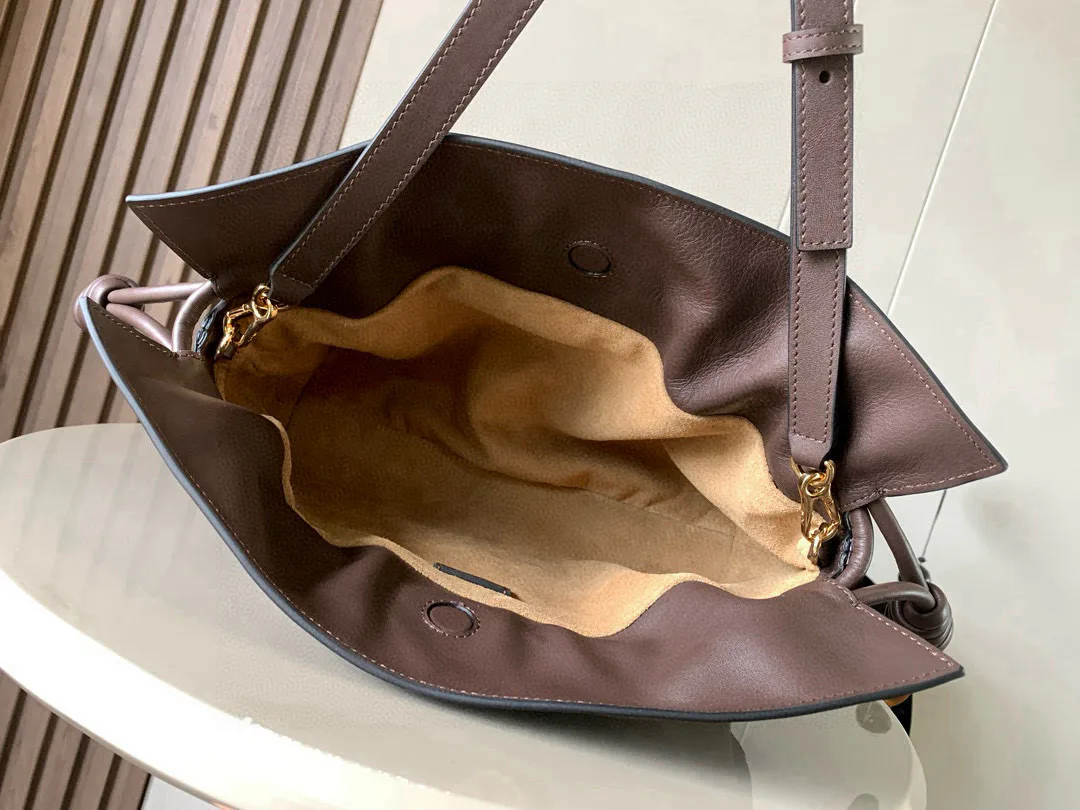 Классические Сумки Женские Loewe 10823944