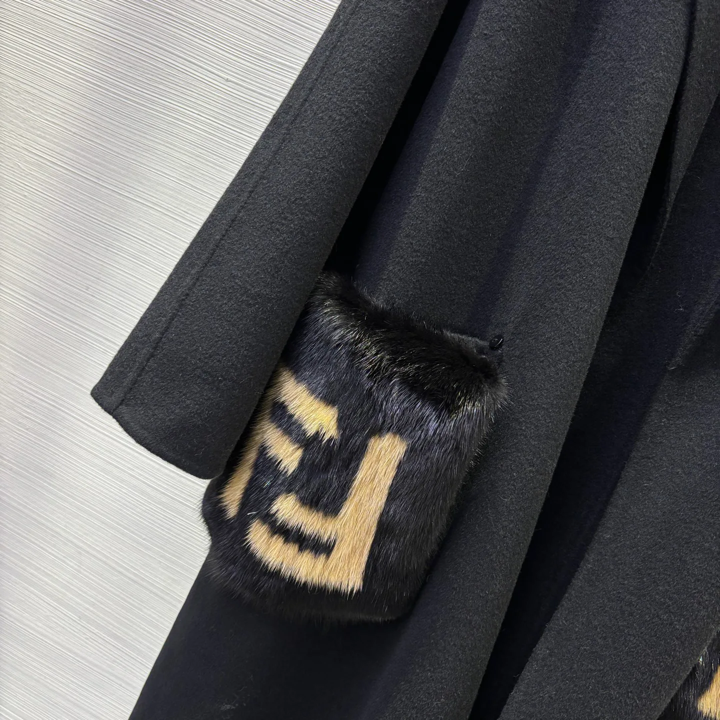 Пальто Женские Fendi 603043