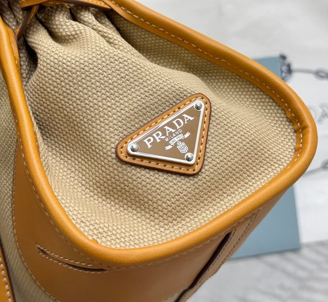 Классические Сумки Женские Prada 13223419