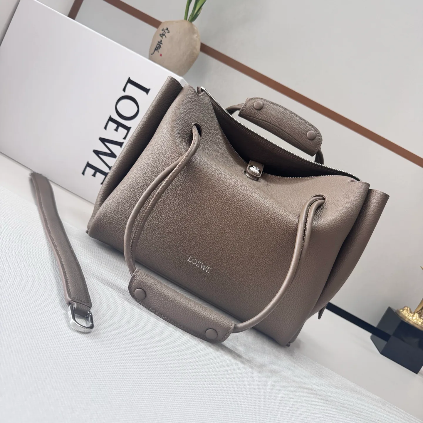 Классические Сумки Женские Loewe 690472