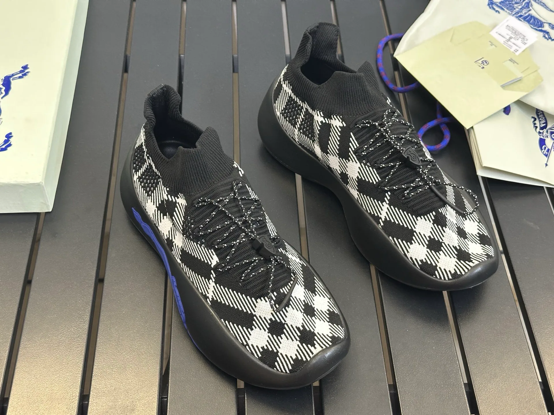 Кроссовки Женские Burberry 17420326