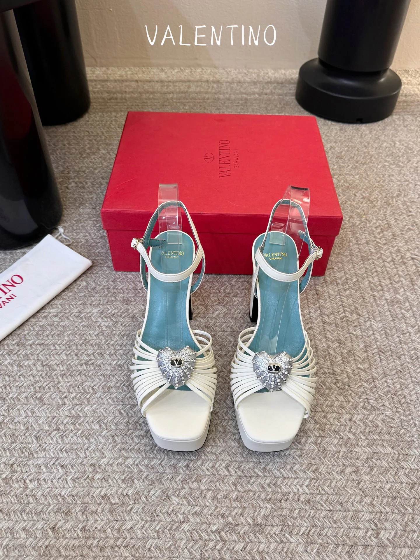 Босоножки Женские Valentino 17396955