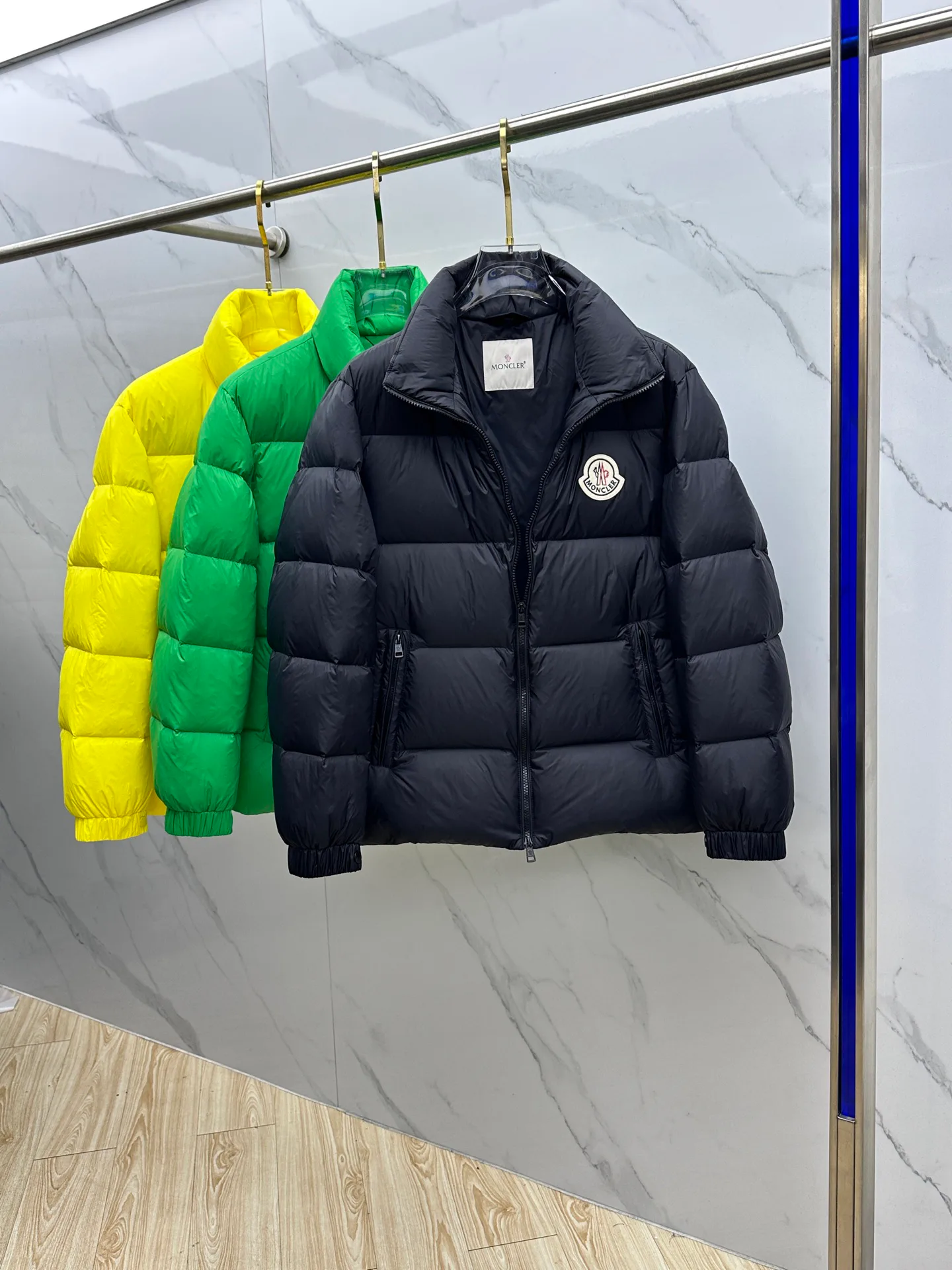 Куртки И Пуховики Мужские Moncler 2237538