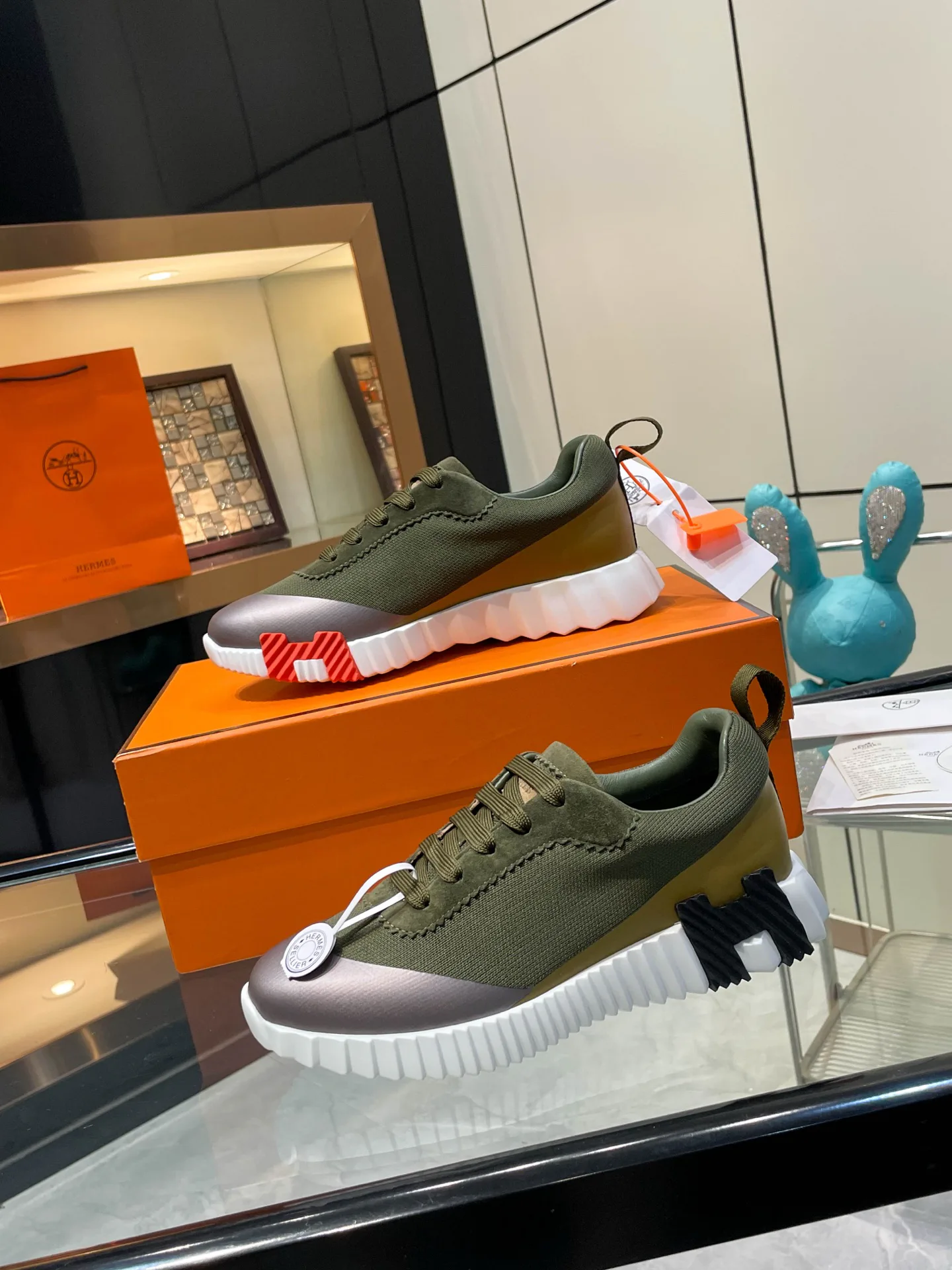 Кроссовки Женские Hermes 17954780
