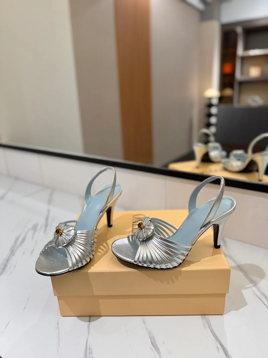 Босоножки Женские Valentino 10026780