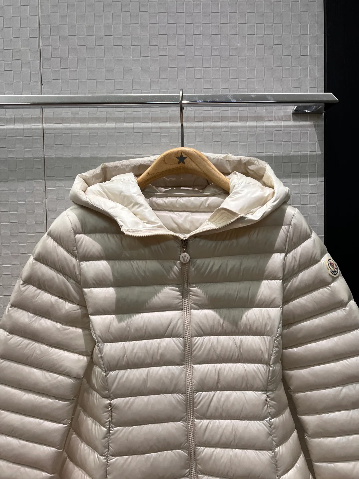 Куртки И Пуховики Женские Moncler 18460250