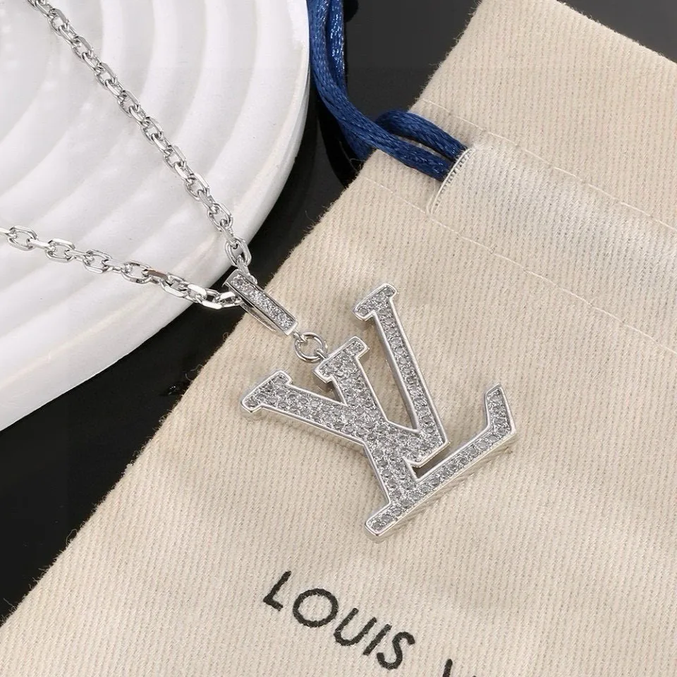 Бижутерия Louis Vuitton 17477424