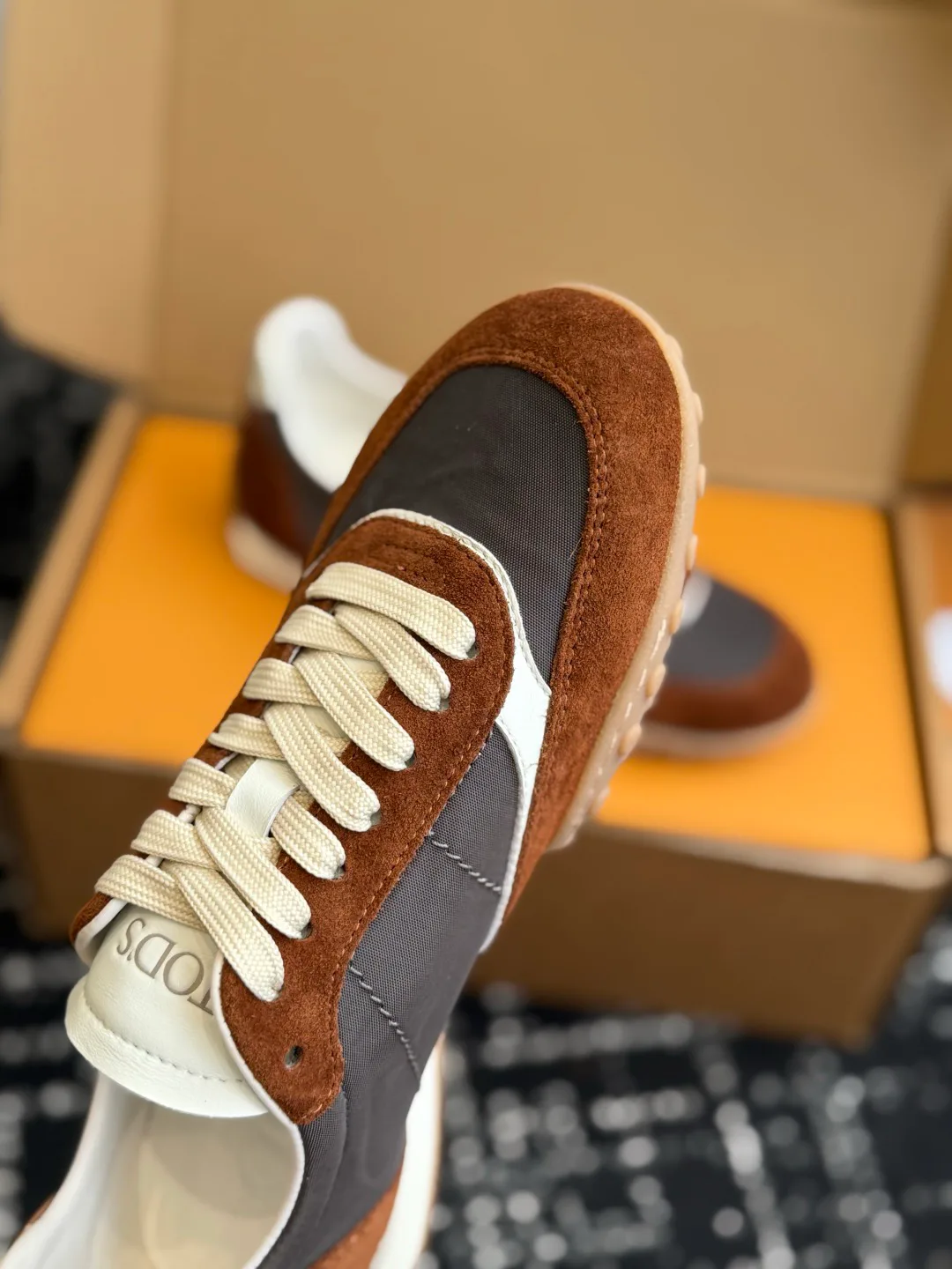 Кроссовки Женские Tod's 18409558