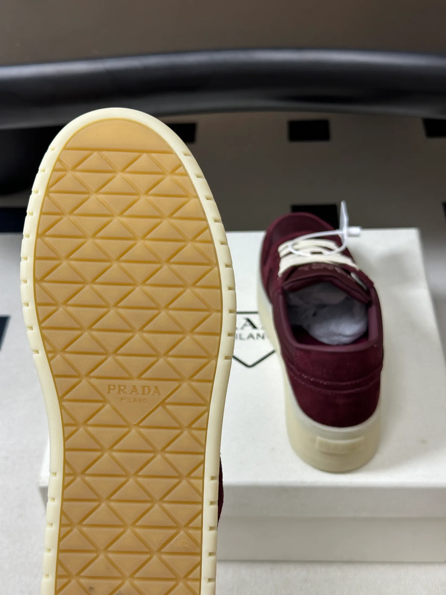 Кроссовки Женские Prada 18041556