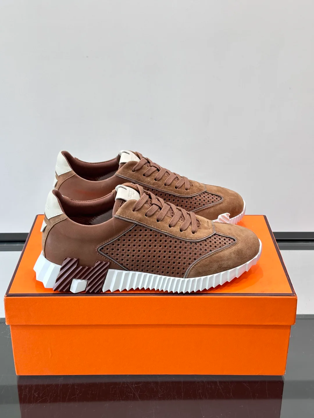 Кроссовки Женские Hermes 18118571