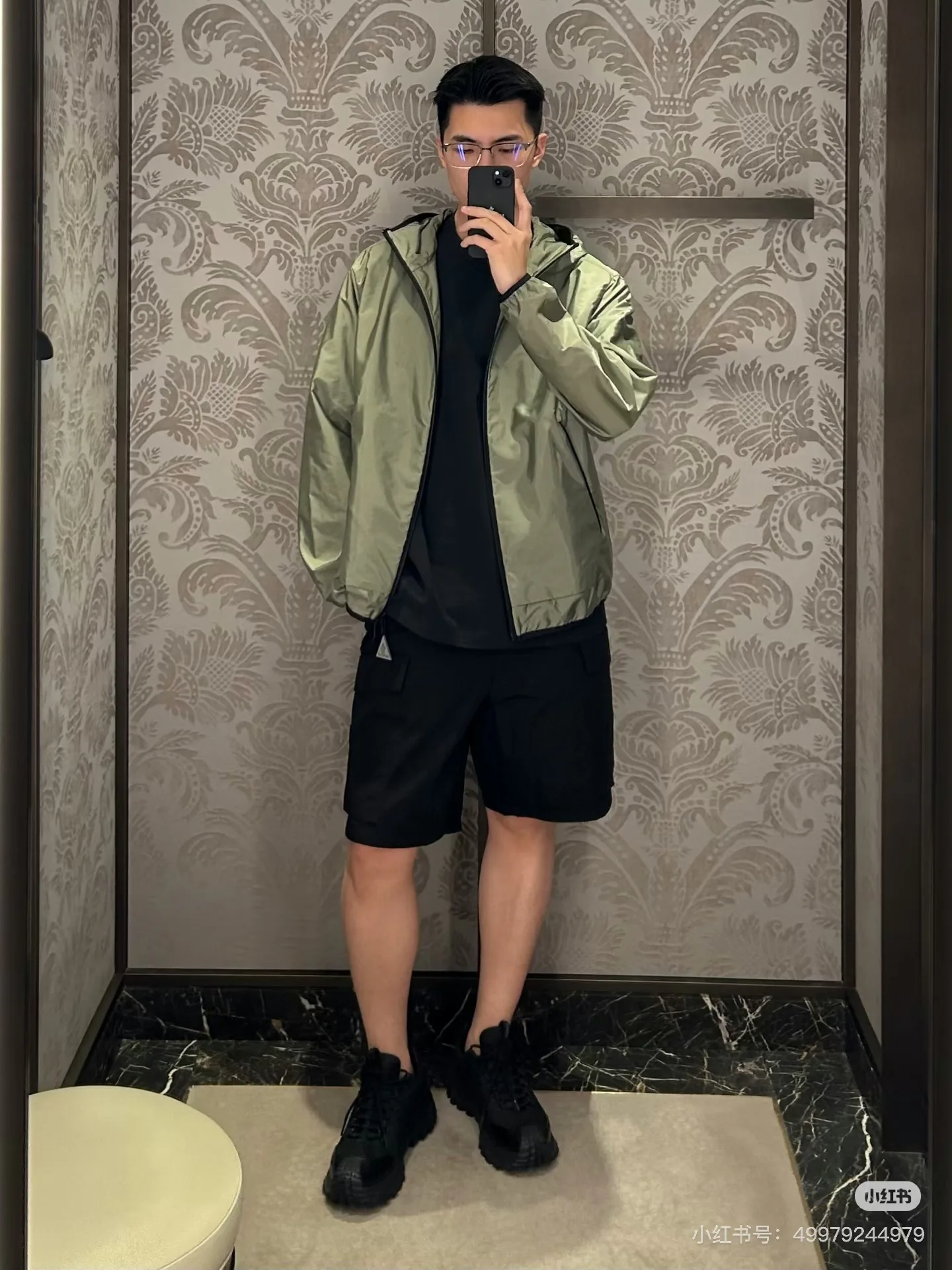 Куртки И Пуховики Мужские Moncler 11479475