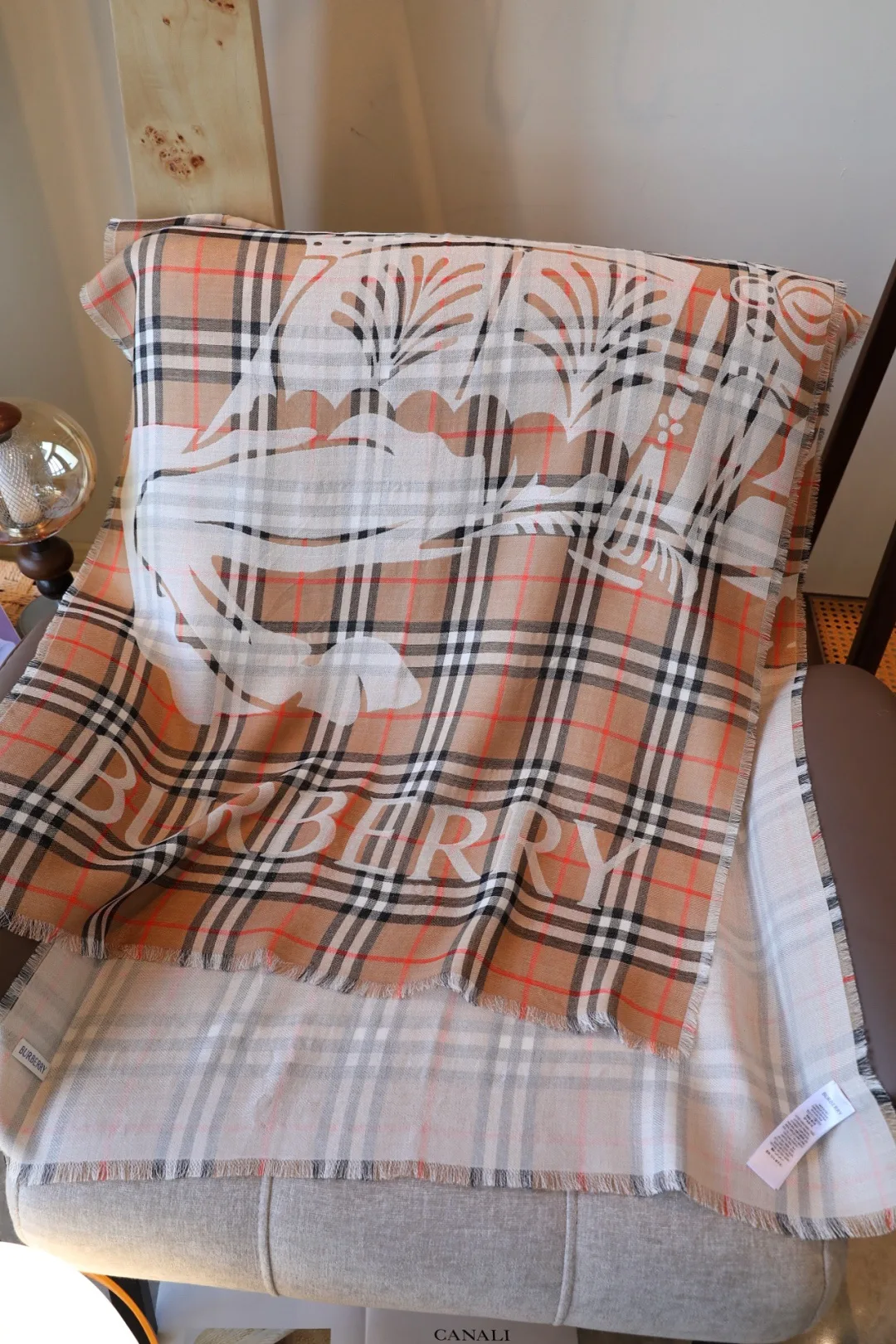 Шарфы Burberry 18618616
