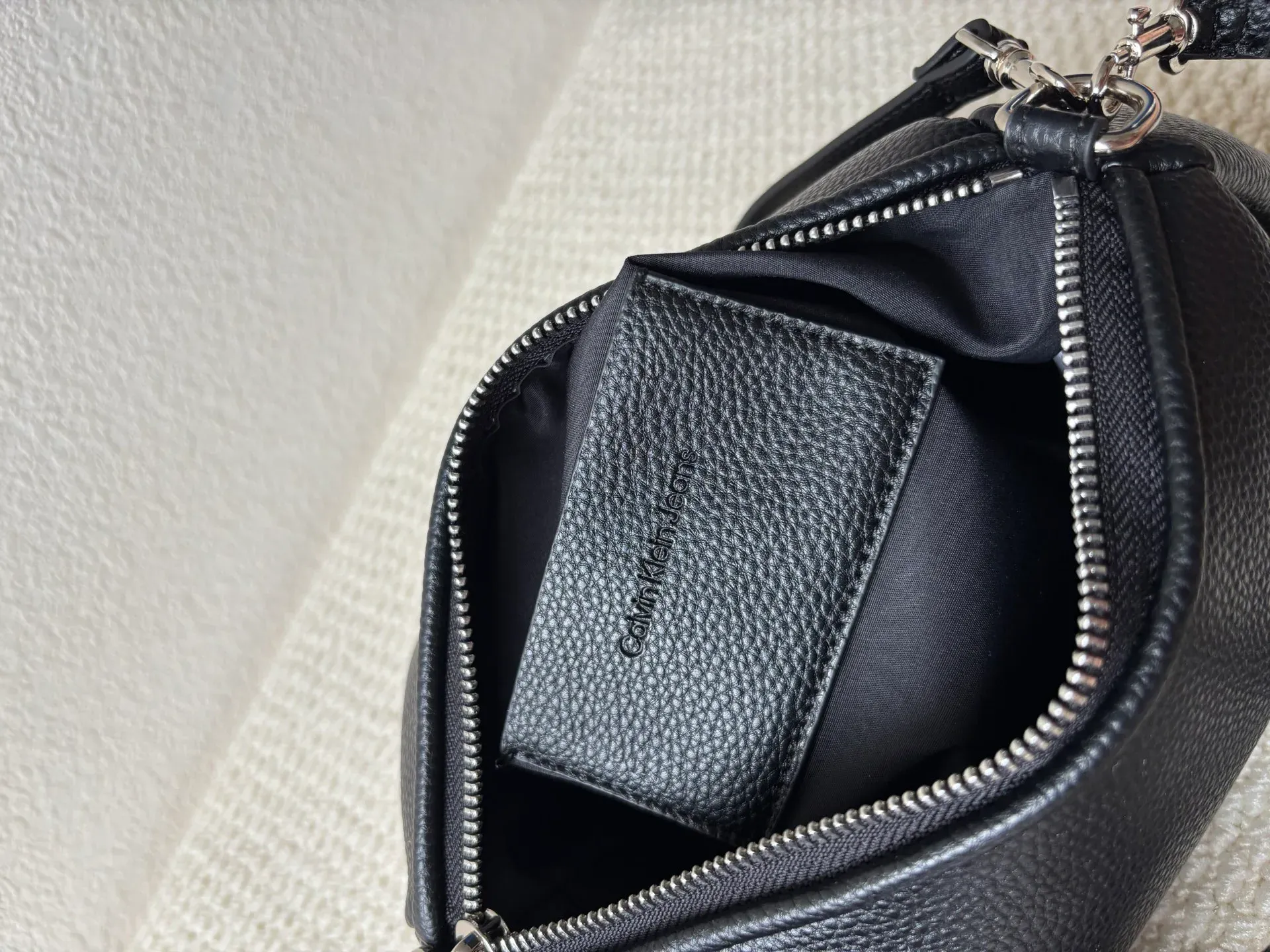 Сумки На Ремне Женские Calvin Klein 347327