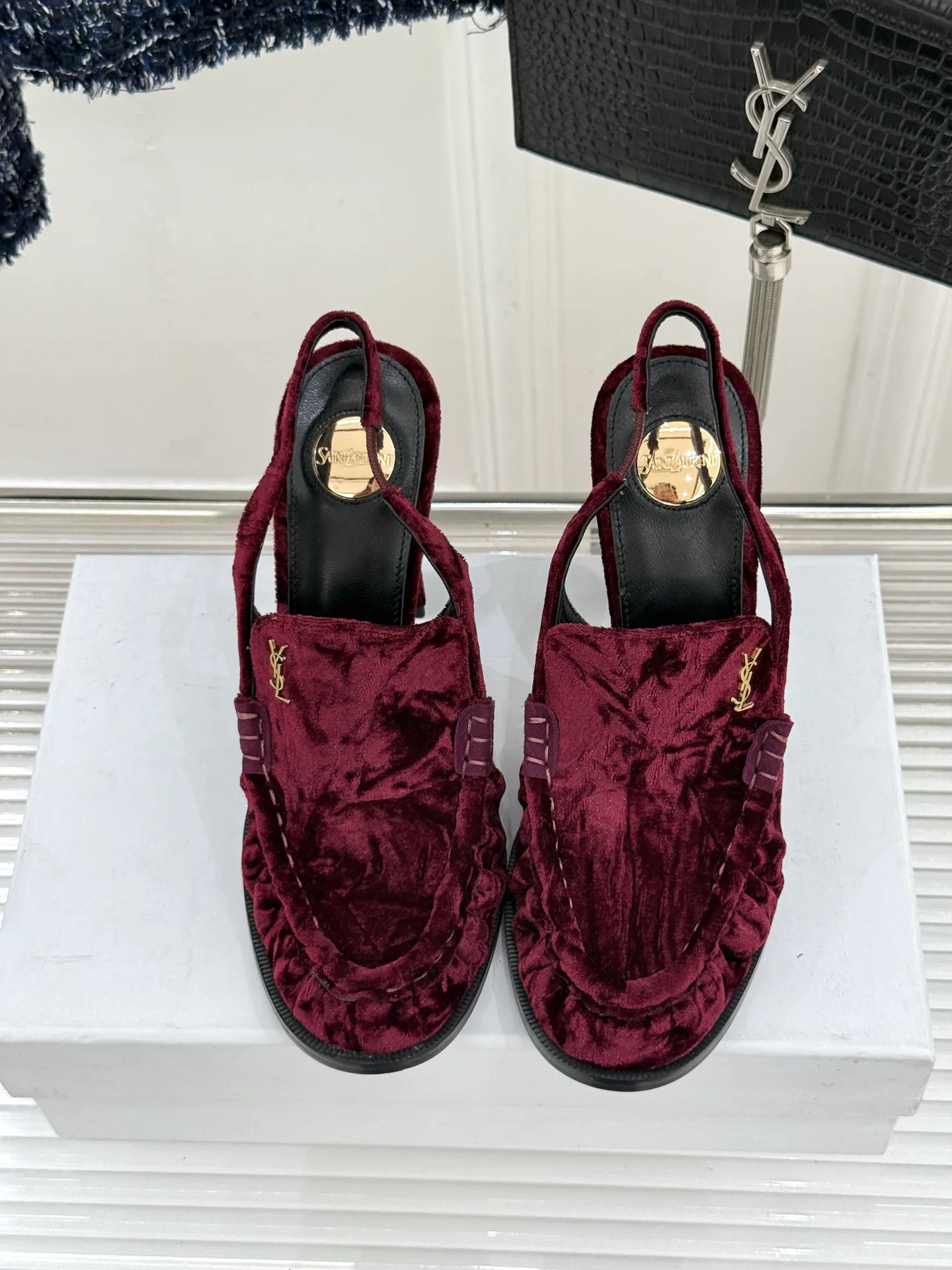 Босоножки Женские Saint Laurent 11312310