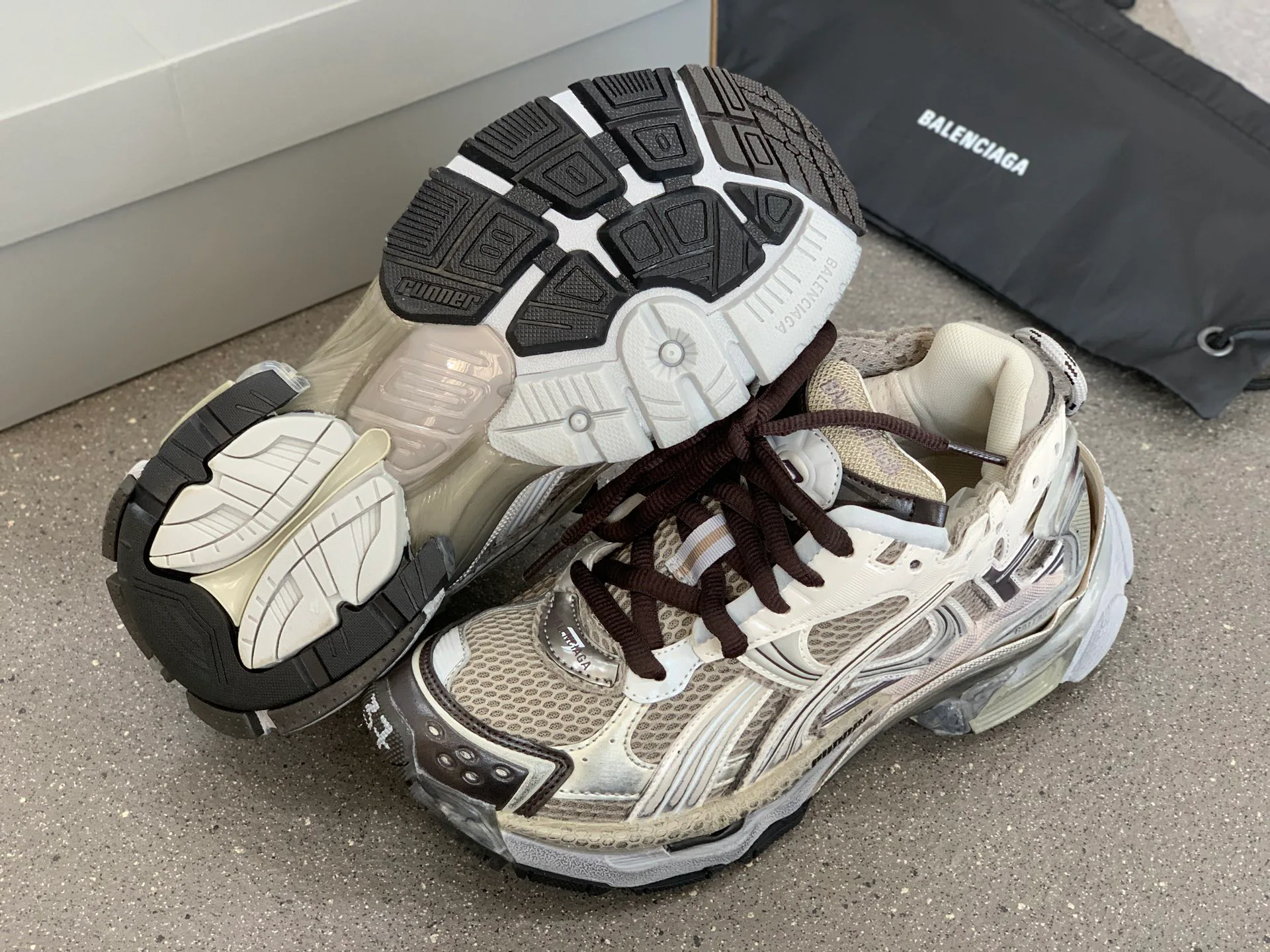 Кроссовки Женские Balenciaga 11568357